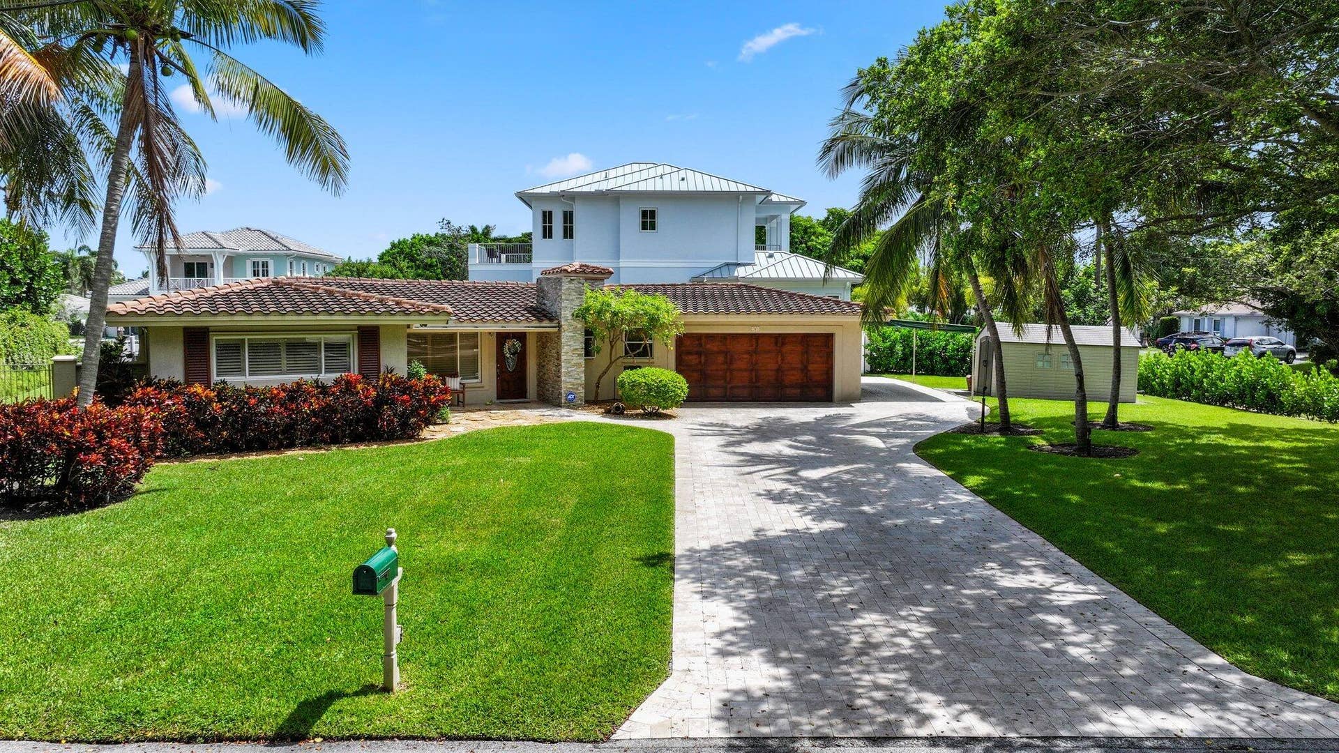 910 Banyan Drive, Delray Beach, FL 33483 910 Banyan Drive - 1.jpg-SMALL