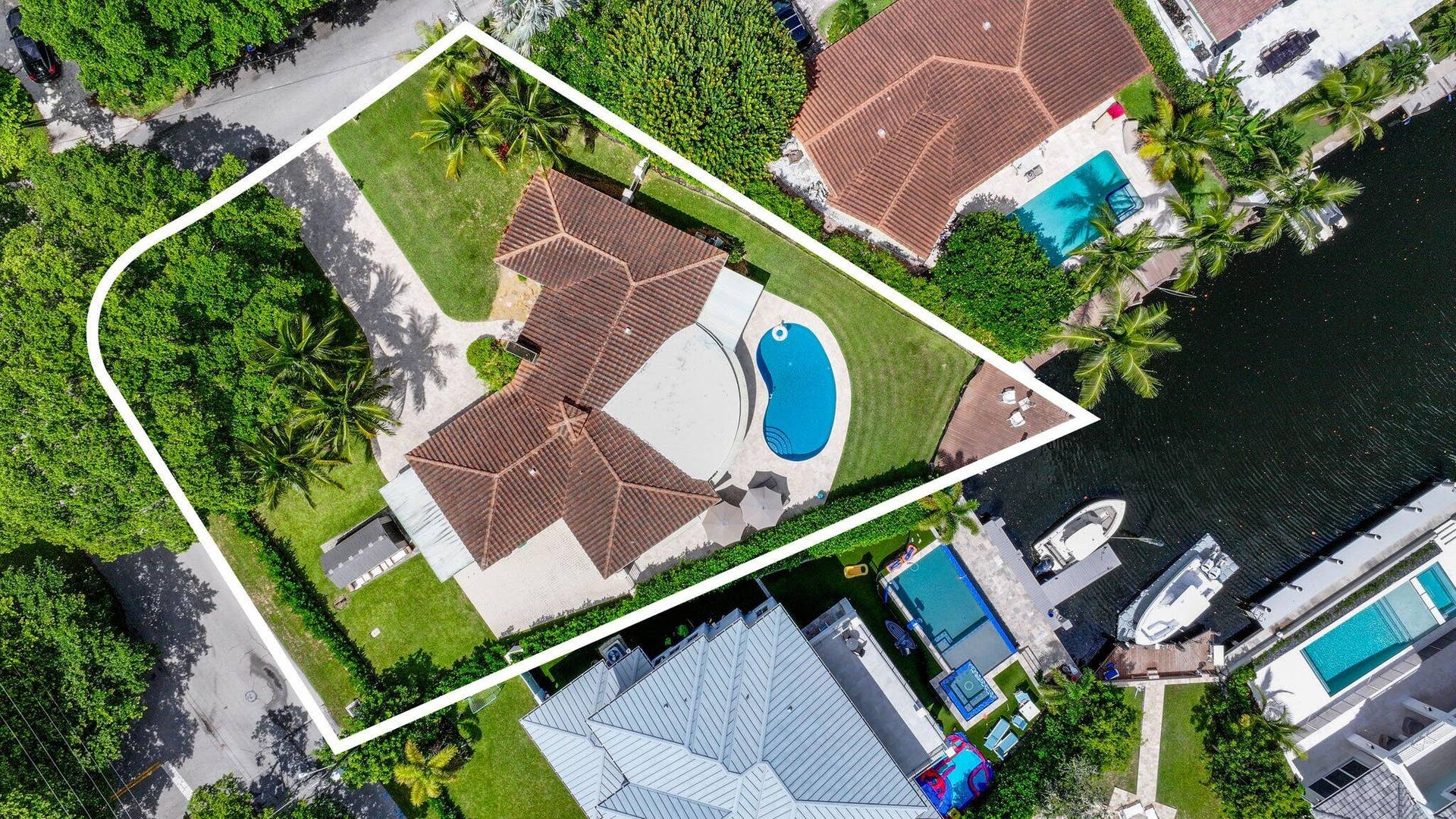 910 Banyan Drive, Delray Beach, FL 33483 910 Banyan Drive - 3.jpg-SMALL