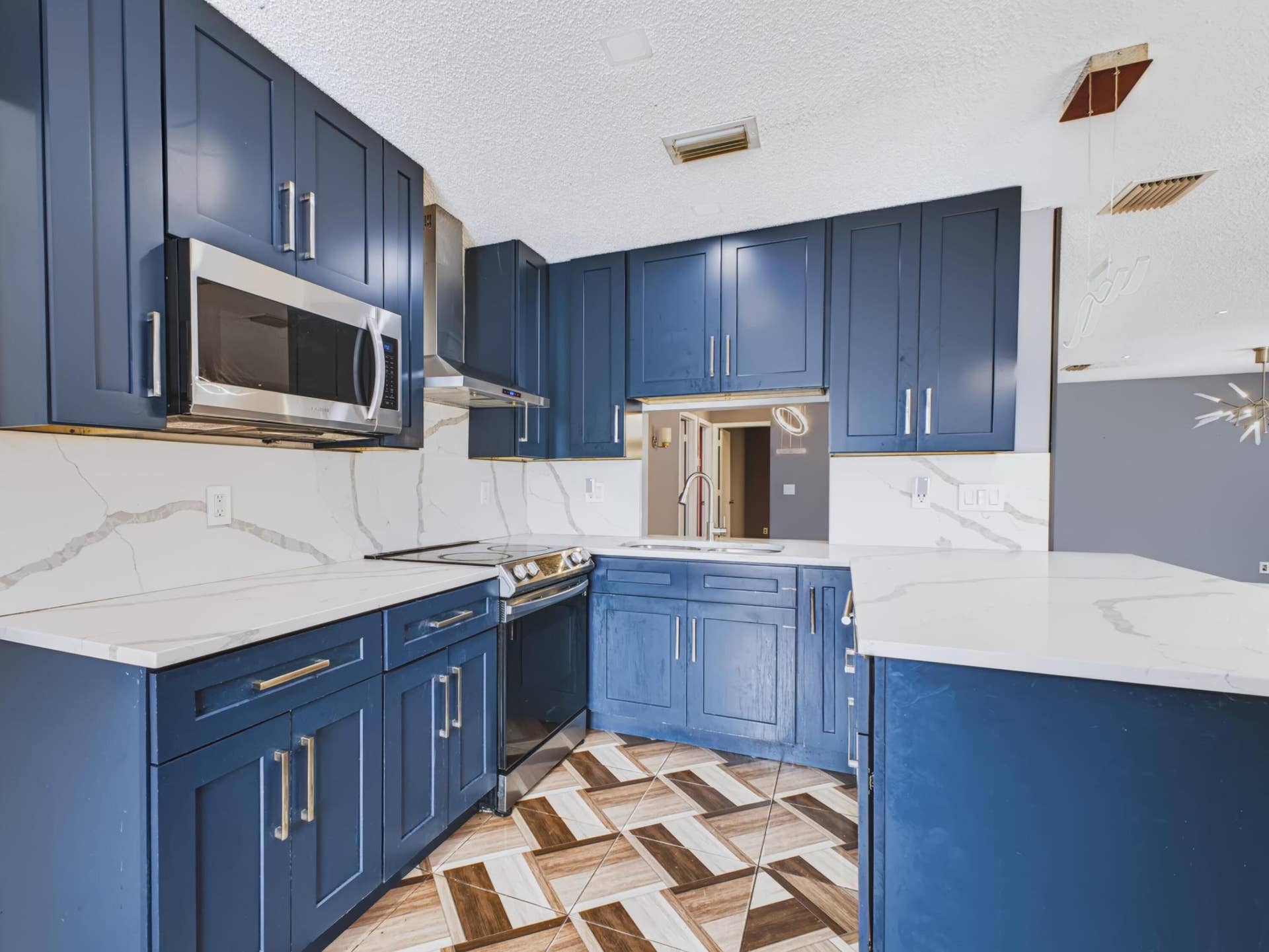 Kitchen 1
