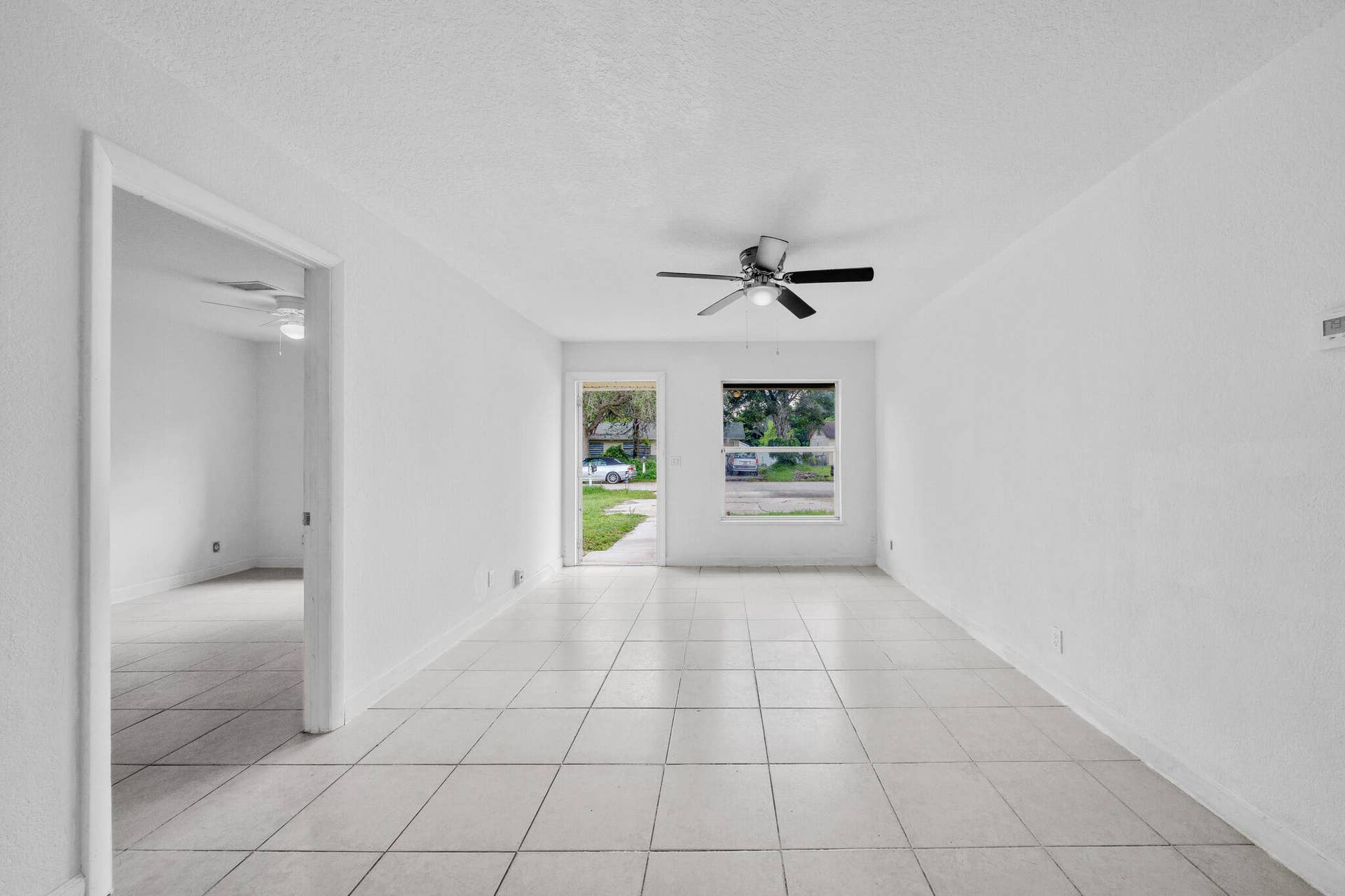 20 Living Area (2)