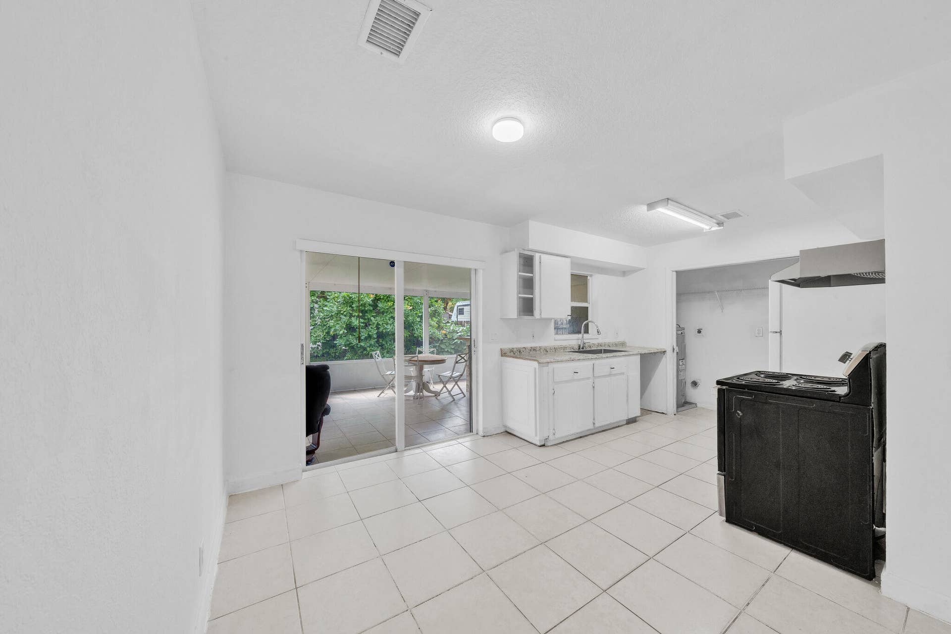 12 Kitchen