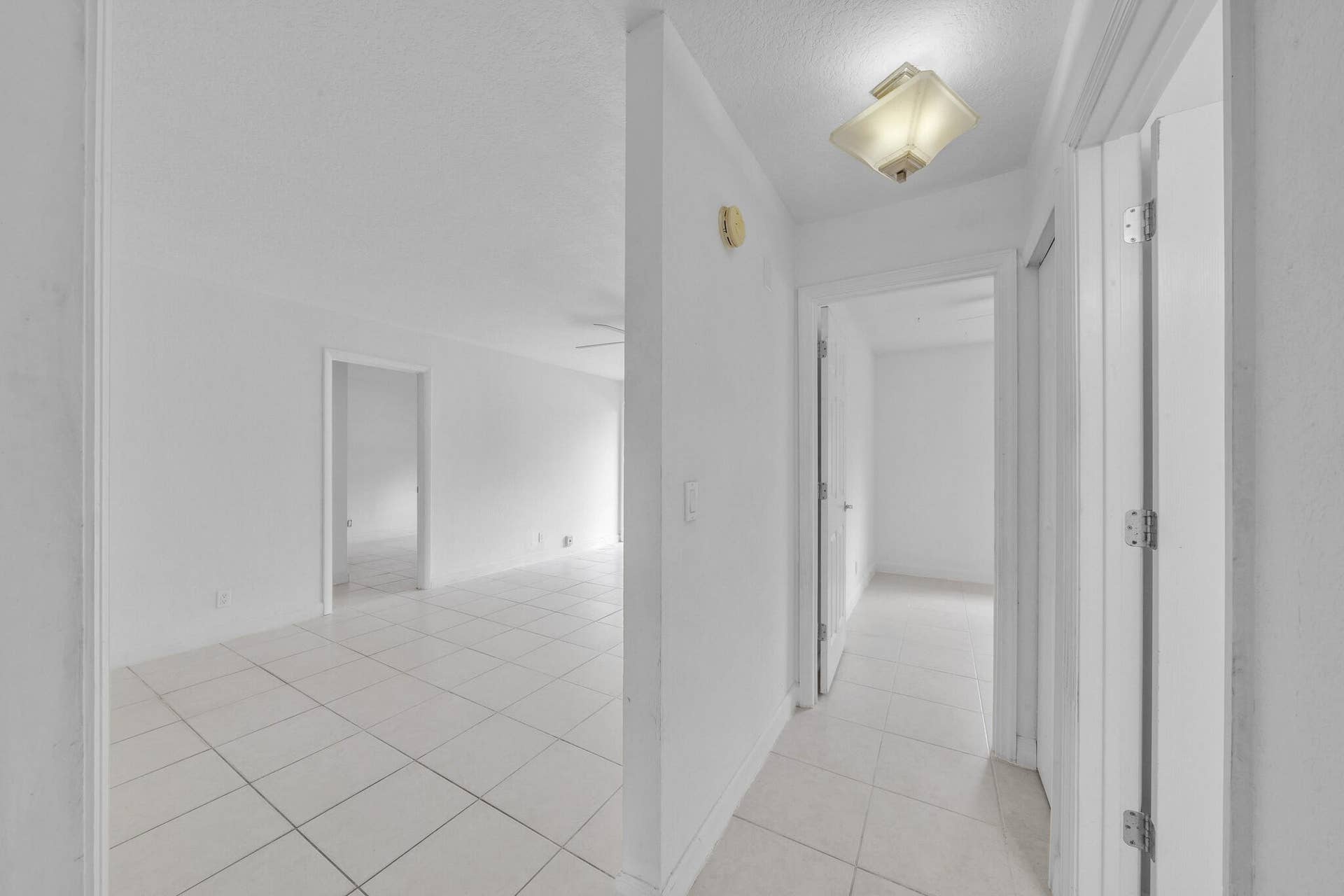 8 Foyer