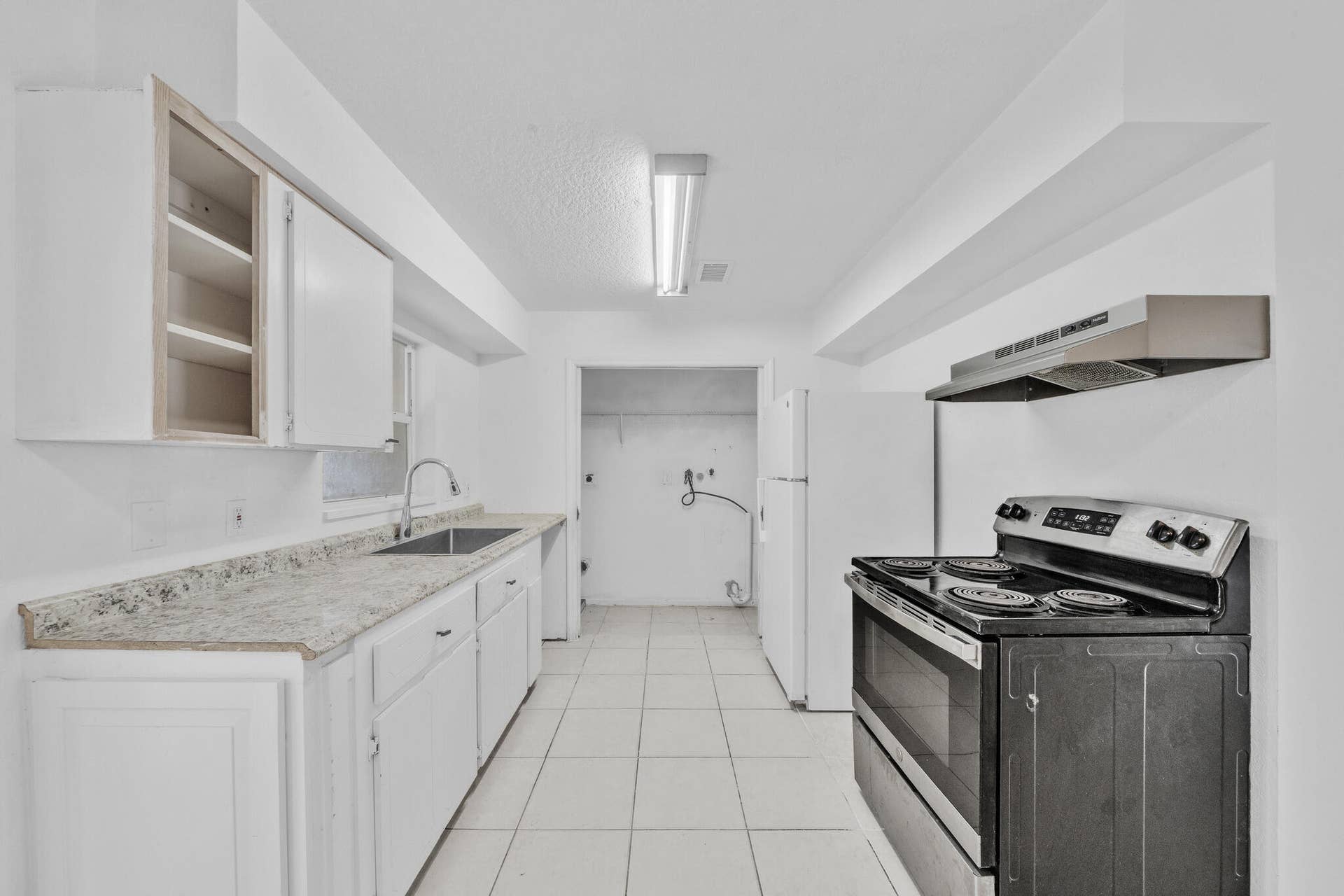 16 Dining + Kitchen (2)