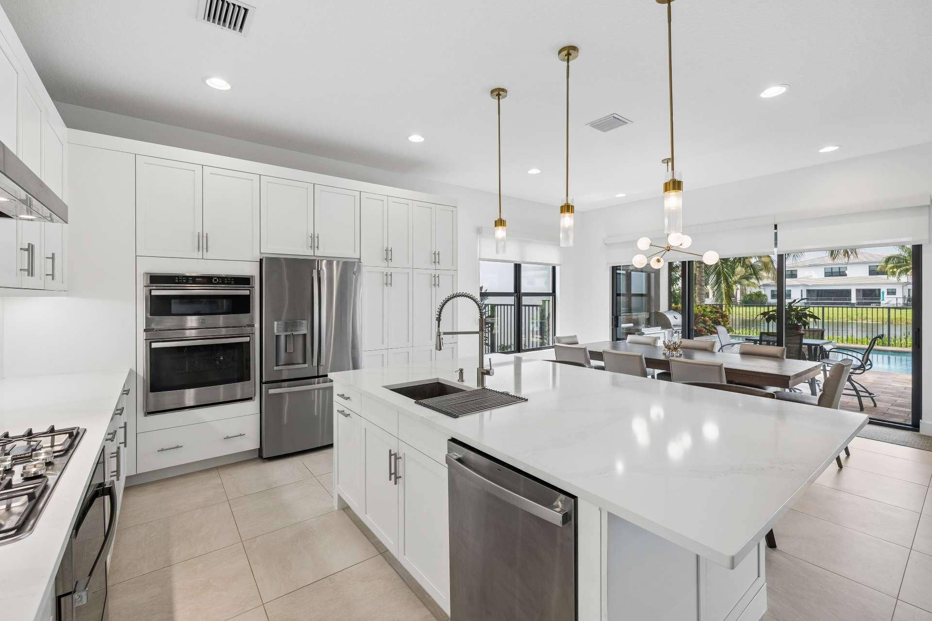GOURMET KITCHEN