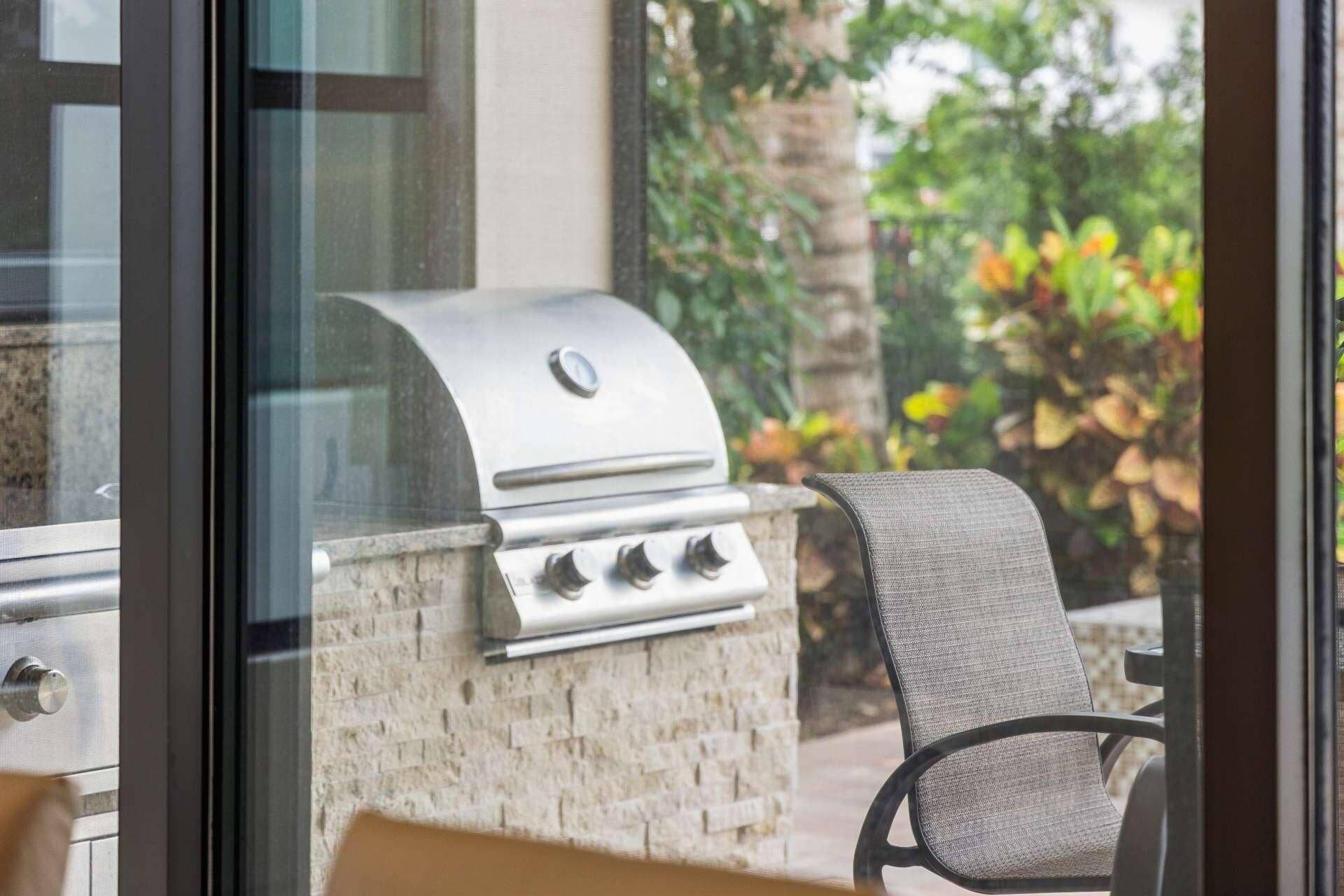 SUMMER KITCHEN