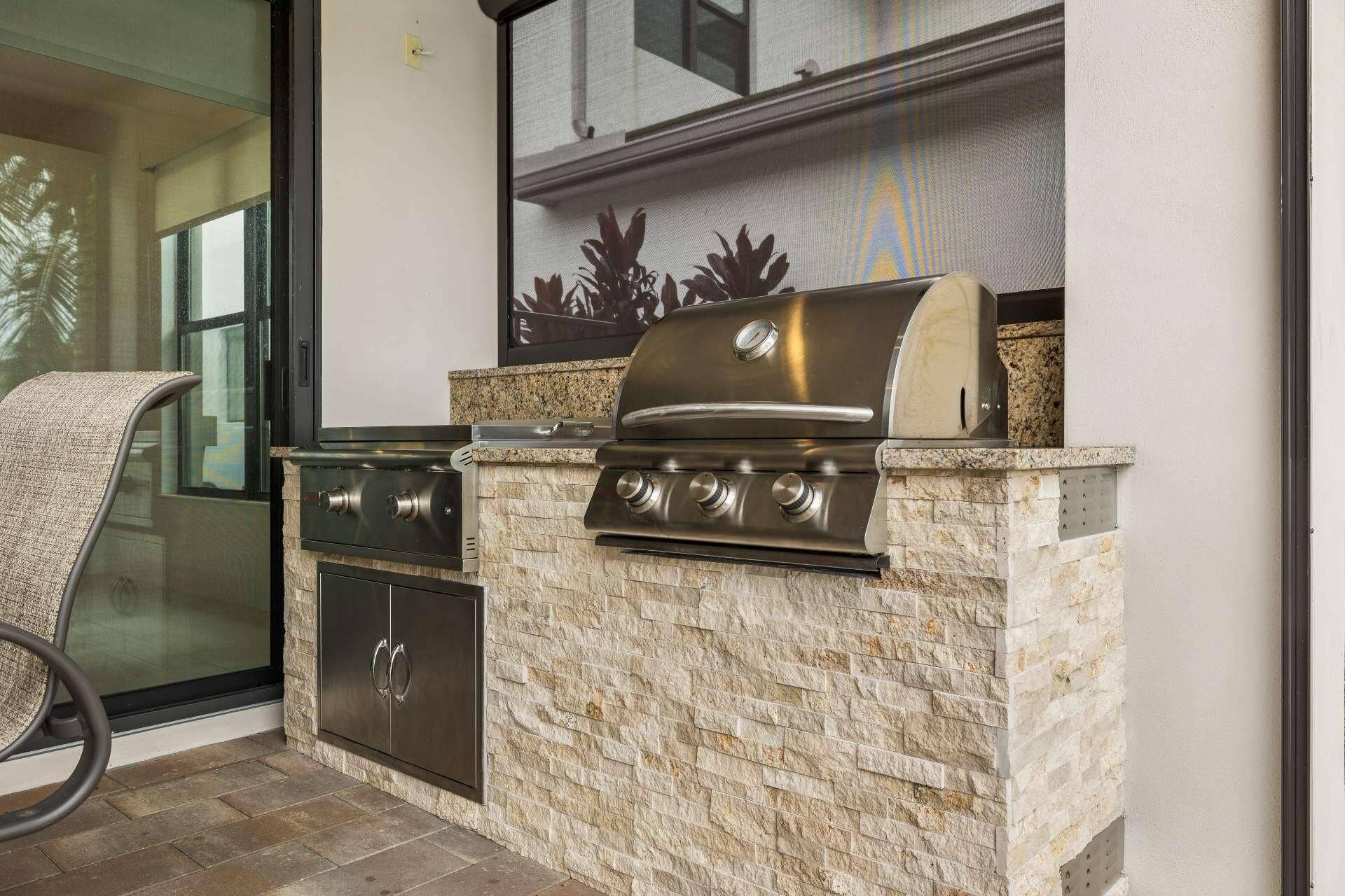 SUMMER KITCHEN W/ HIBACHI GRILL