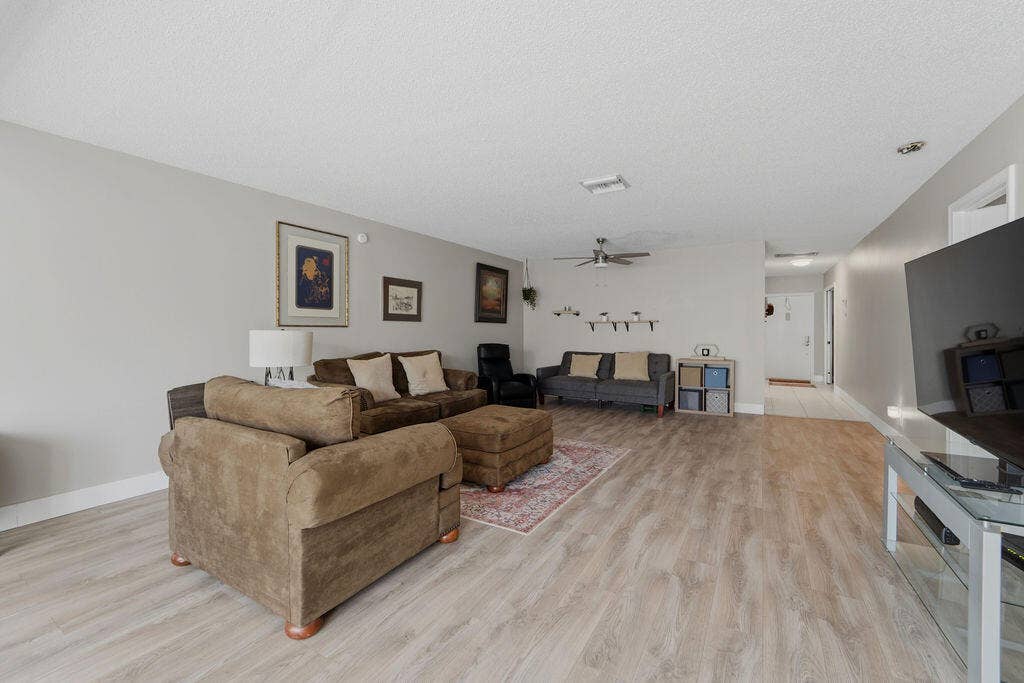 1841 NW 18th Avenue, #201, Delray Beach, FL 33445 1841_NW_18TH_AVE_011