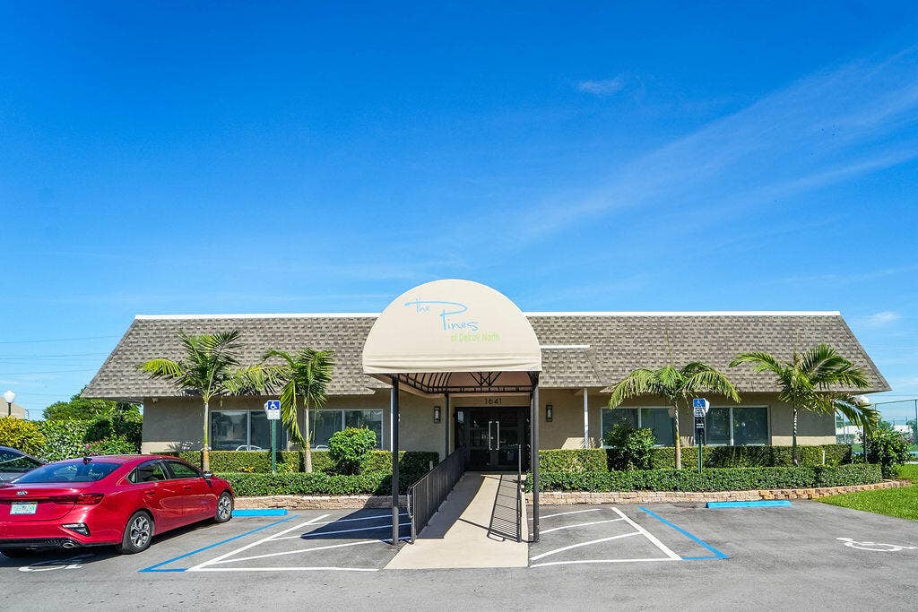 1841 NW 18th Avenue, #201, Delray Beach, FL 33445 1841delray-8