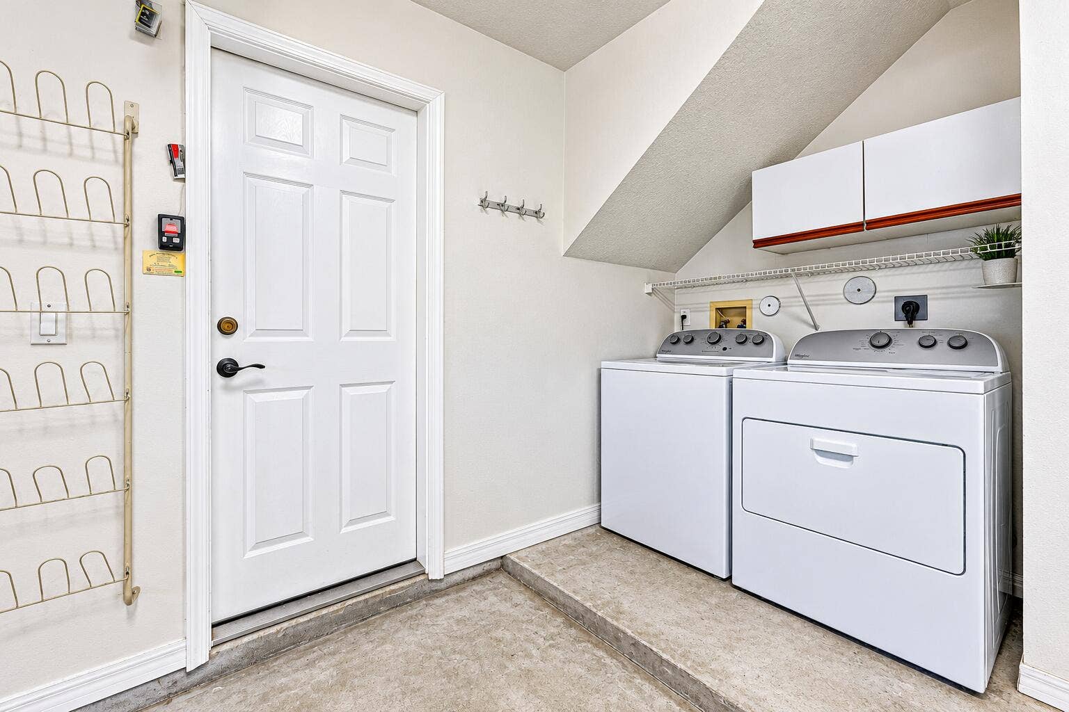 5137 Elpine Way, Riviera Beach, FL 33418 Laundry with Cabinetry