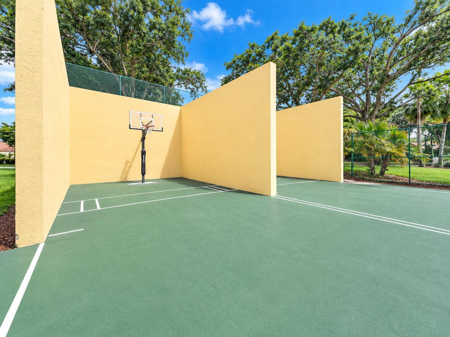5137 Elpine Way, Riviera Beach, FL 33418 Woodbine Amenities