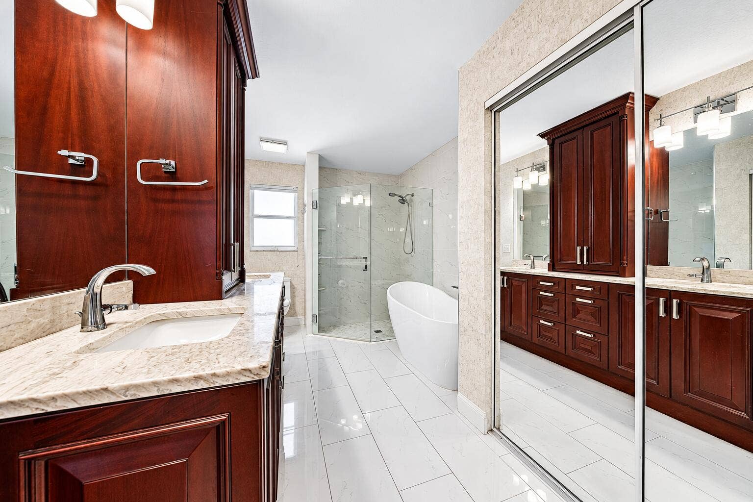 5137 Elpine Way, Riviera Beach, FL 33418 Main Bedroom Ensuite Bathroom