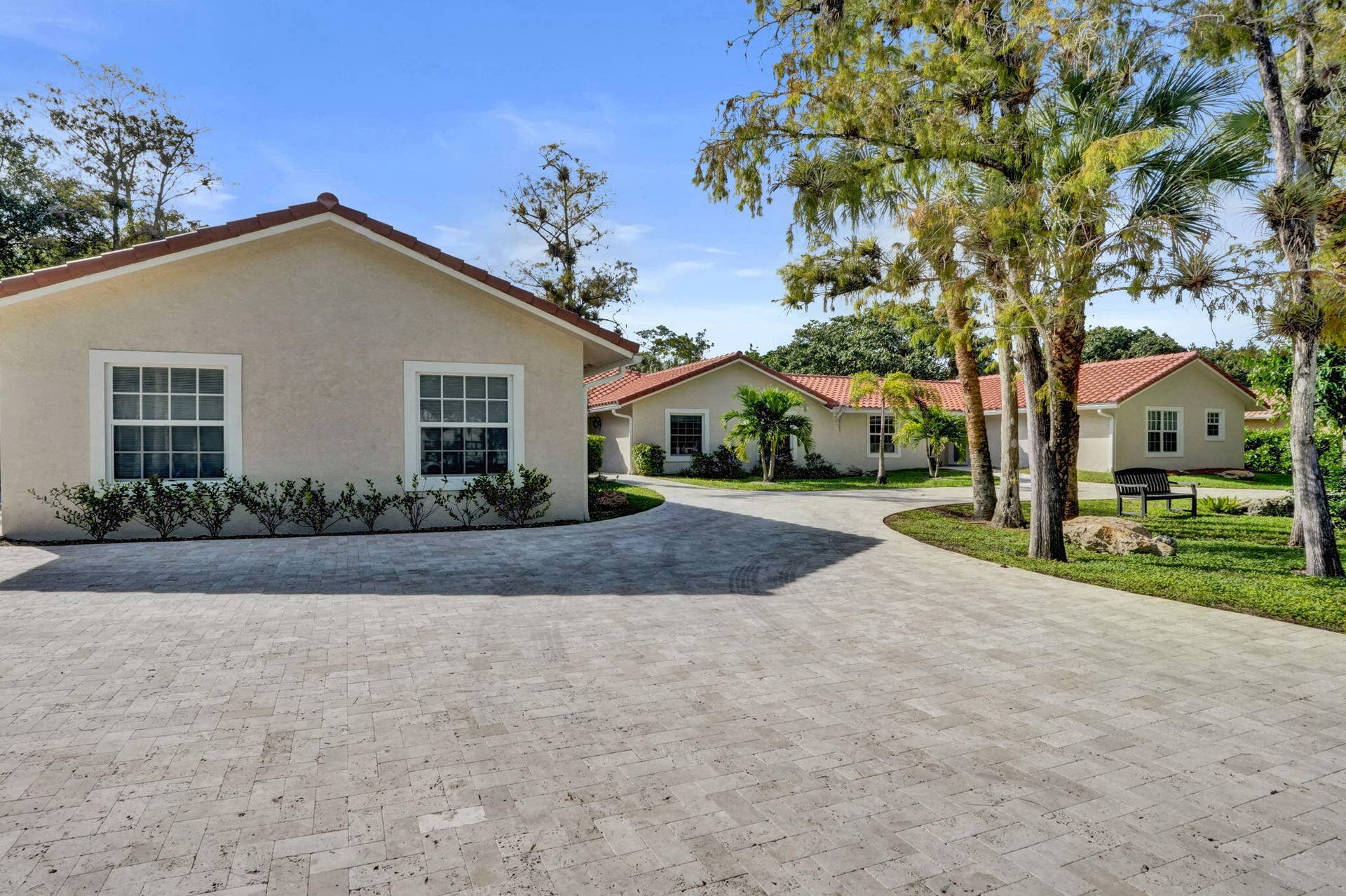5000 NW 81st Avenue, Coral Springs, FL 33067 33-web-or-mls-DSC09352