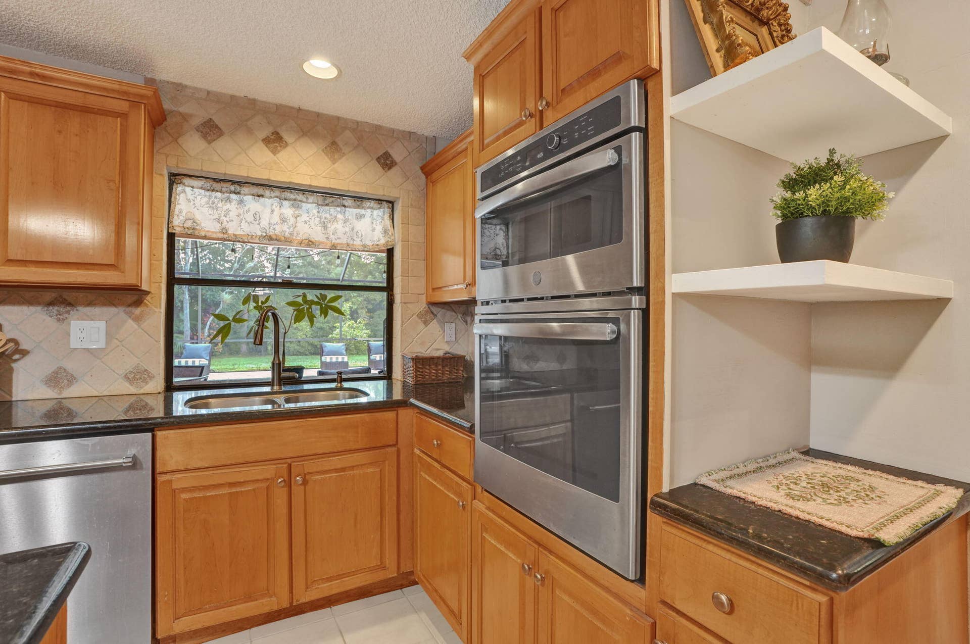 5000 NW 81st Avenue, Coral Springs, FL 33067 51-web-or-mls-DSC09415