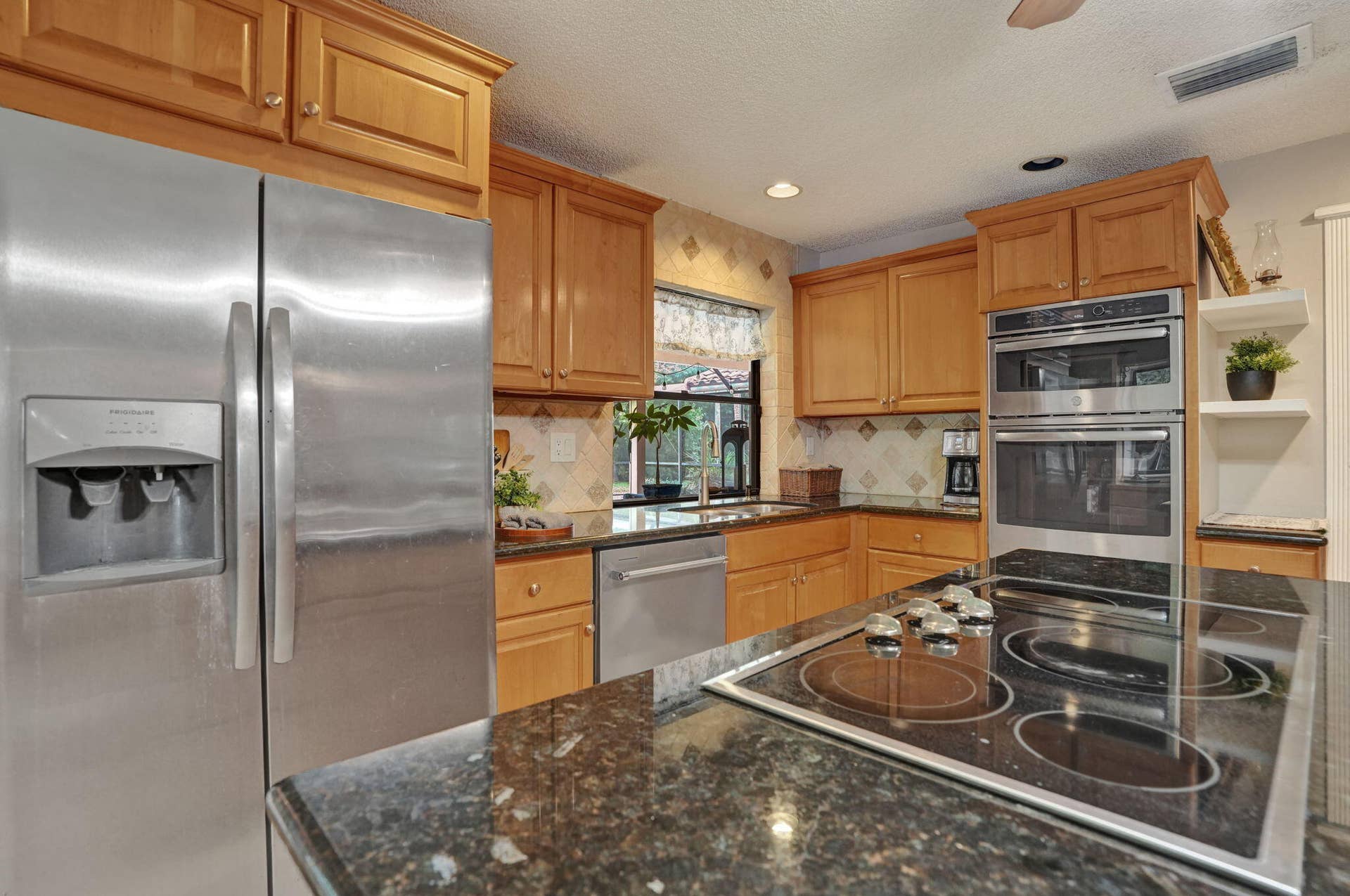 5000 NW 81st Avenue, Coral Springs, FL 33067 54-web-or-mls-DSC09424