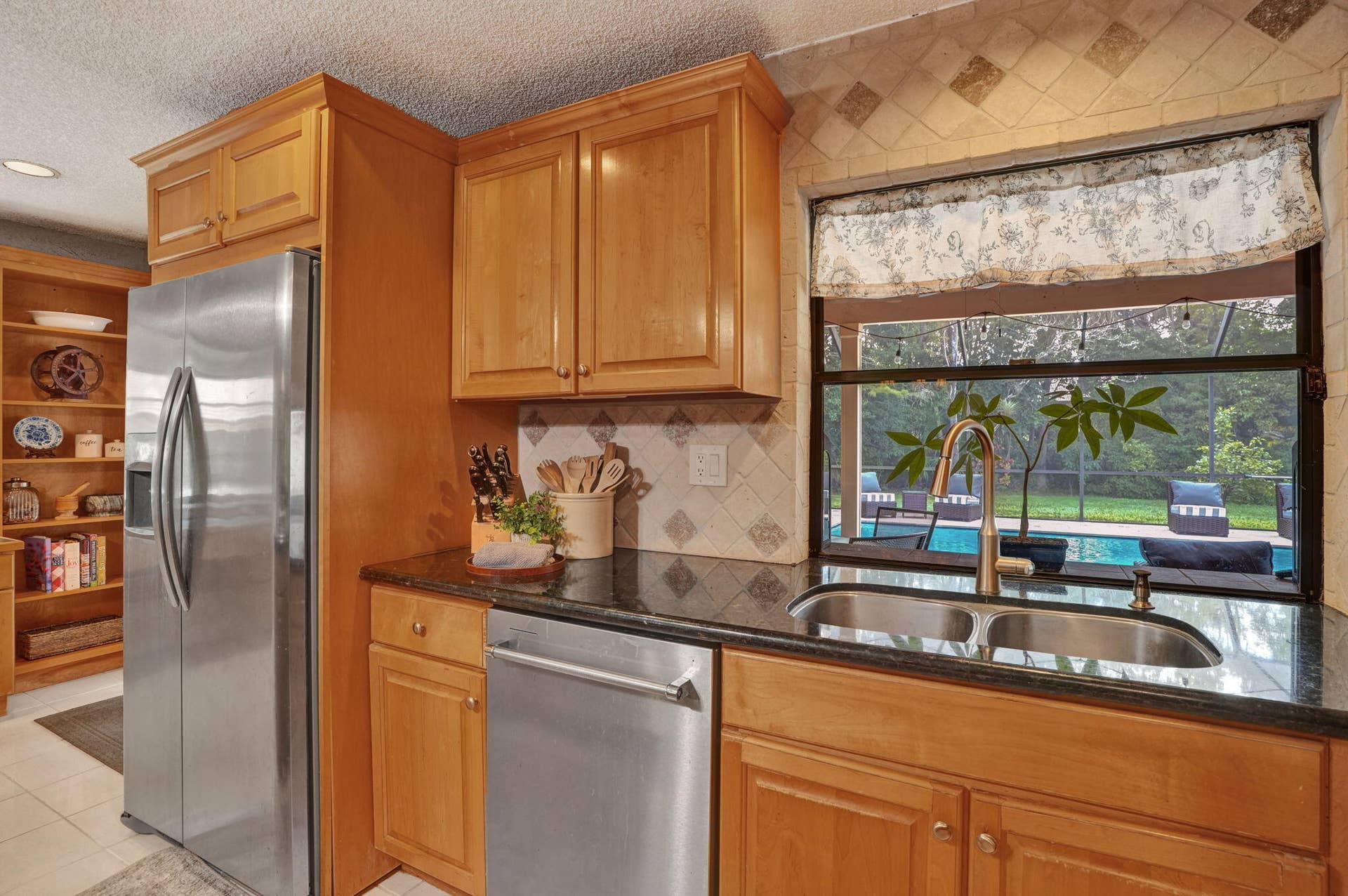 5000 NW 81st Avenue, Coral Springs, FL 33067 52-web-or-mls-DSC09418