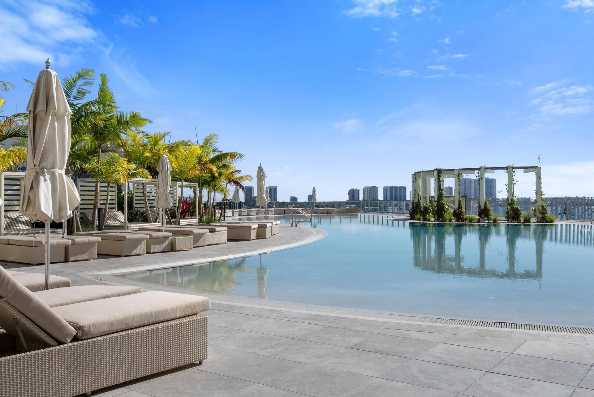 220 LAKE SHORE Drive, #817, Lake Park, West Palm Beach, FL 33403 DSC03373