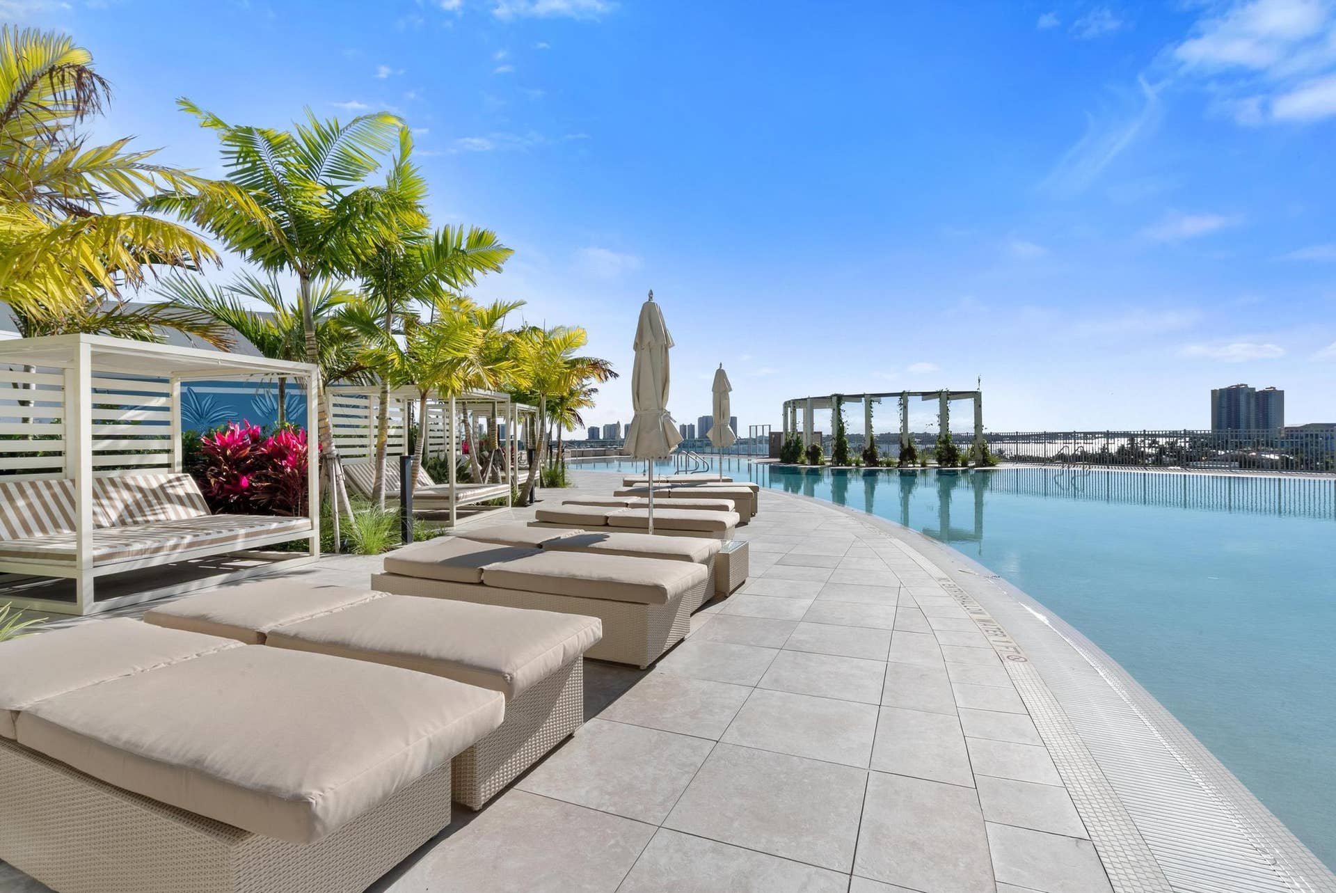 220 LAKE SHORE Drive, #817, Lake Park, West Palm Beach, FL 33403 DSC03391
