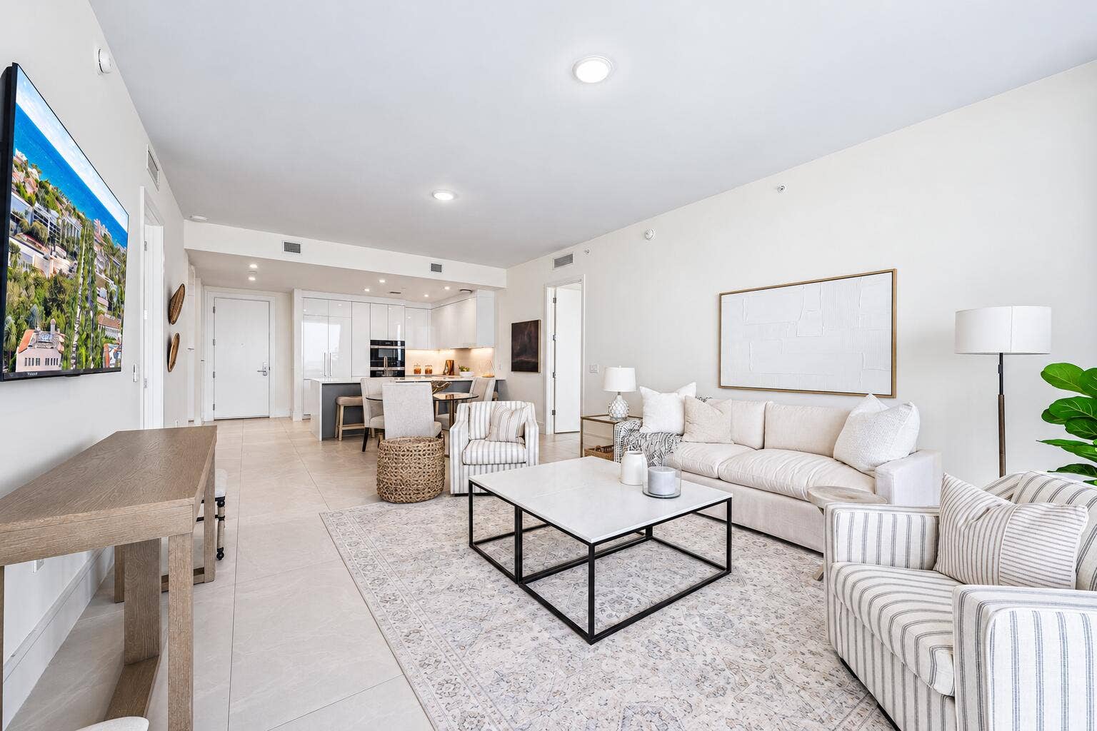 220 LAKE SHORE Drive, #817, Lake Park, West Palm Beach, FL 33403 220 Lake Shore 817_Living