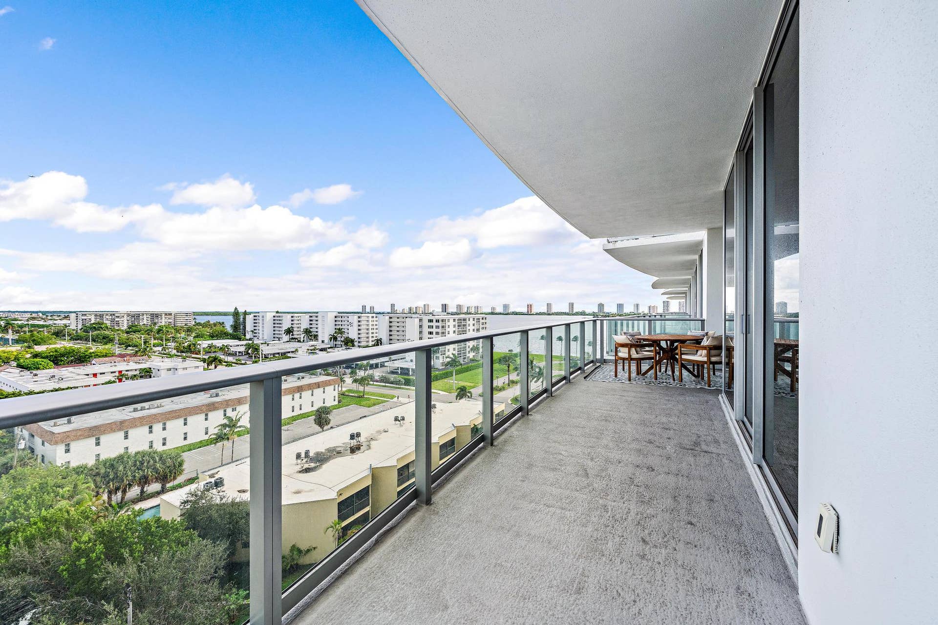 220 LAKE SHORE Drive, #817, Lake Park, West Palm Beach, FL 33403 220 Lake Shore Dr. #817-19