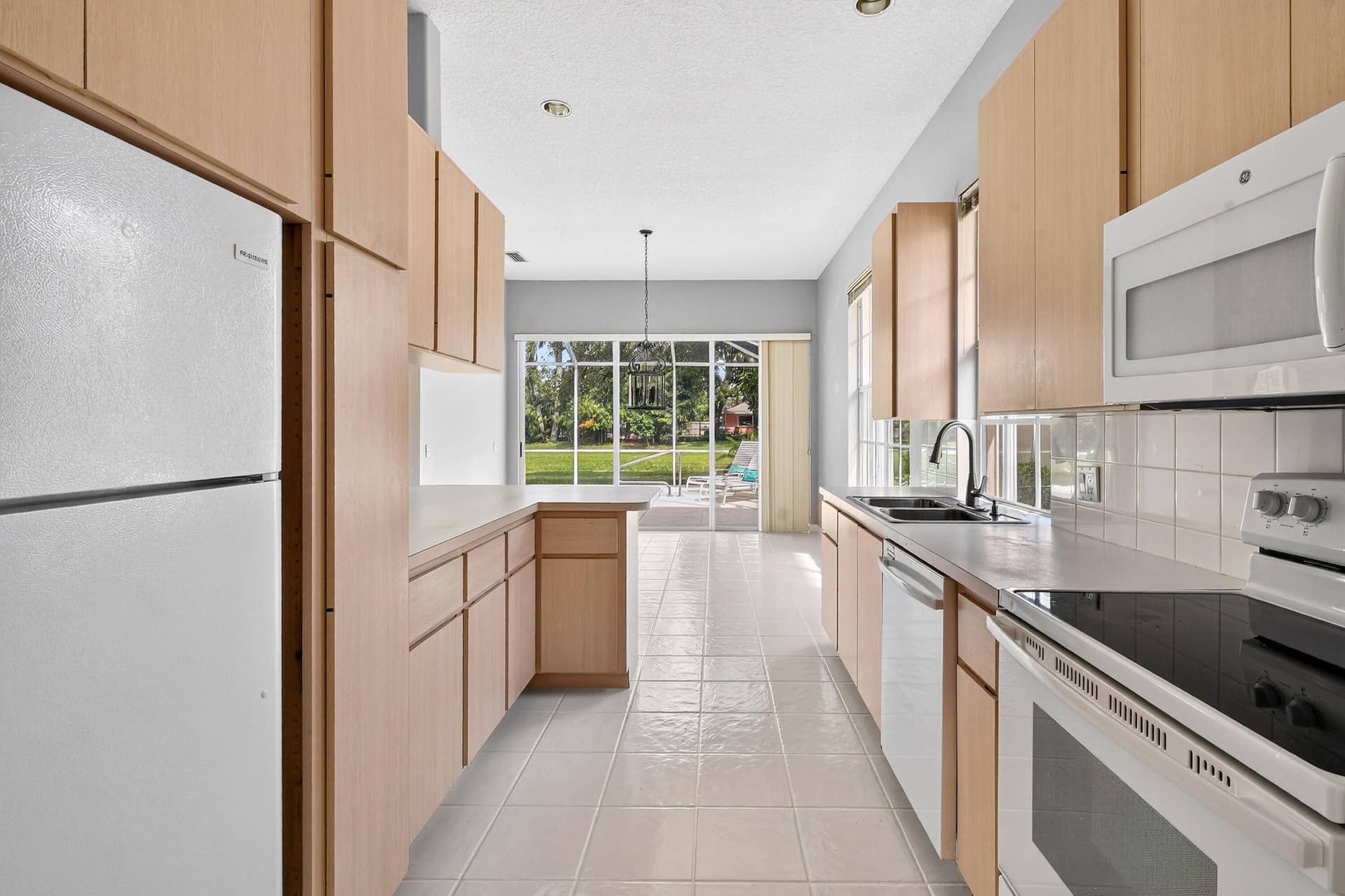 1081 Bedford Avenue, Palm Beach Gardens, FL 33403 Kitchen