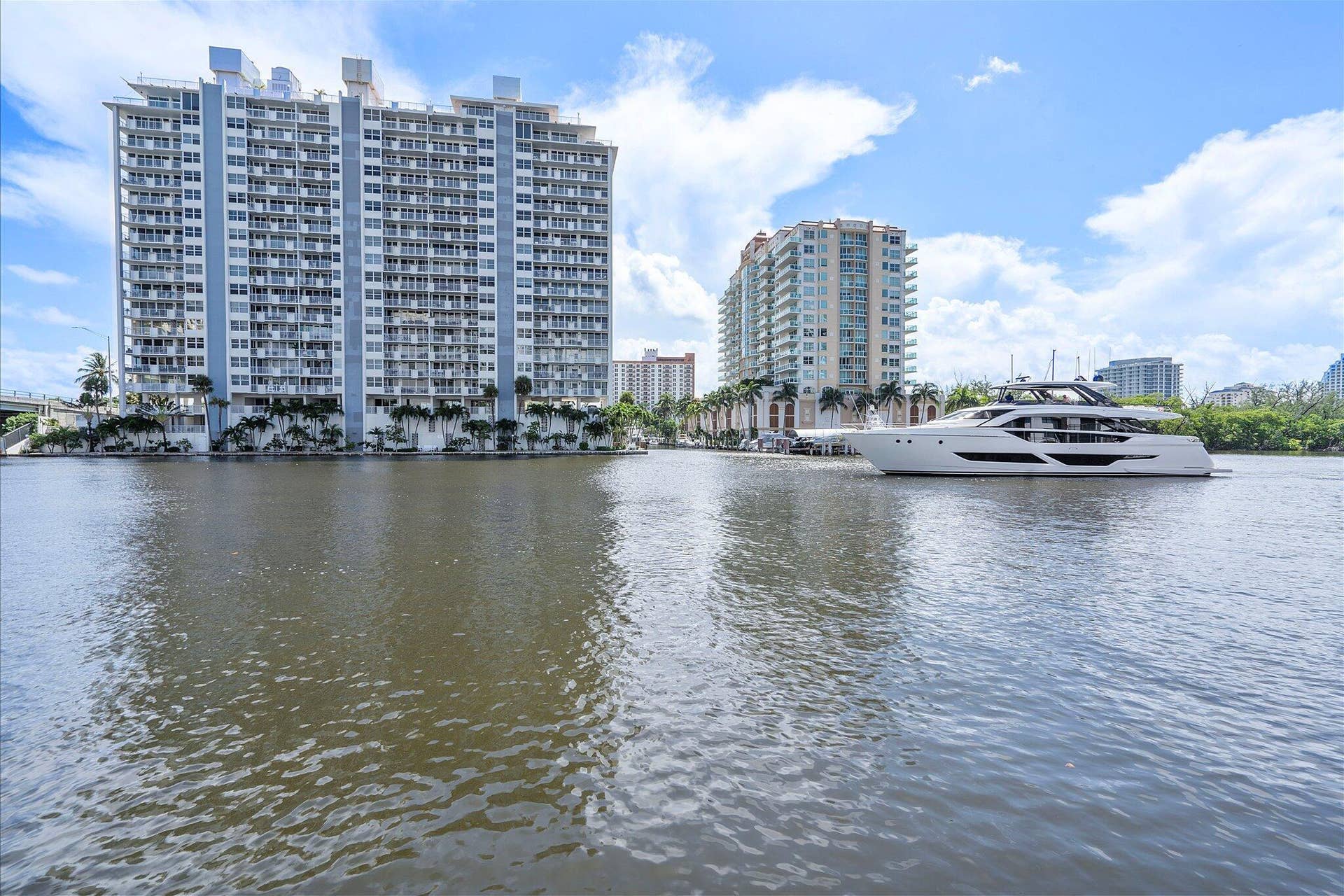 2670 E Sunrise Boulevard, #409, Fort Lauderdale, FL 33304 43-2670 E Sunrise Blvd #409_043
