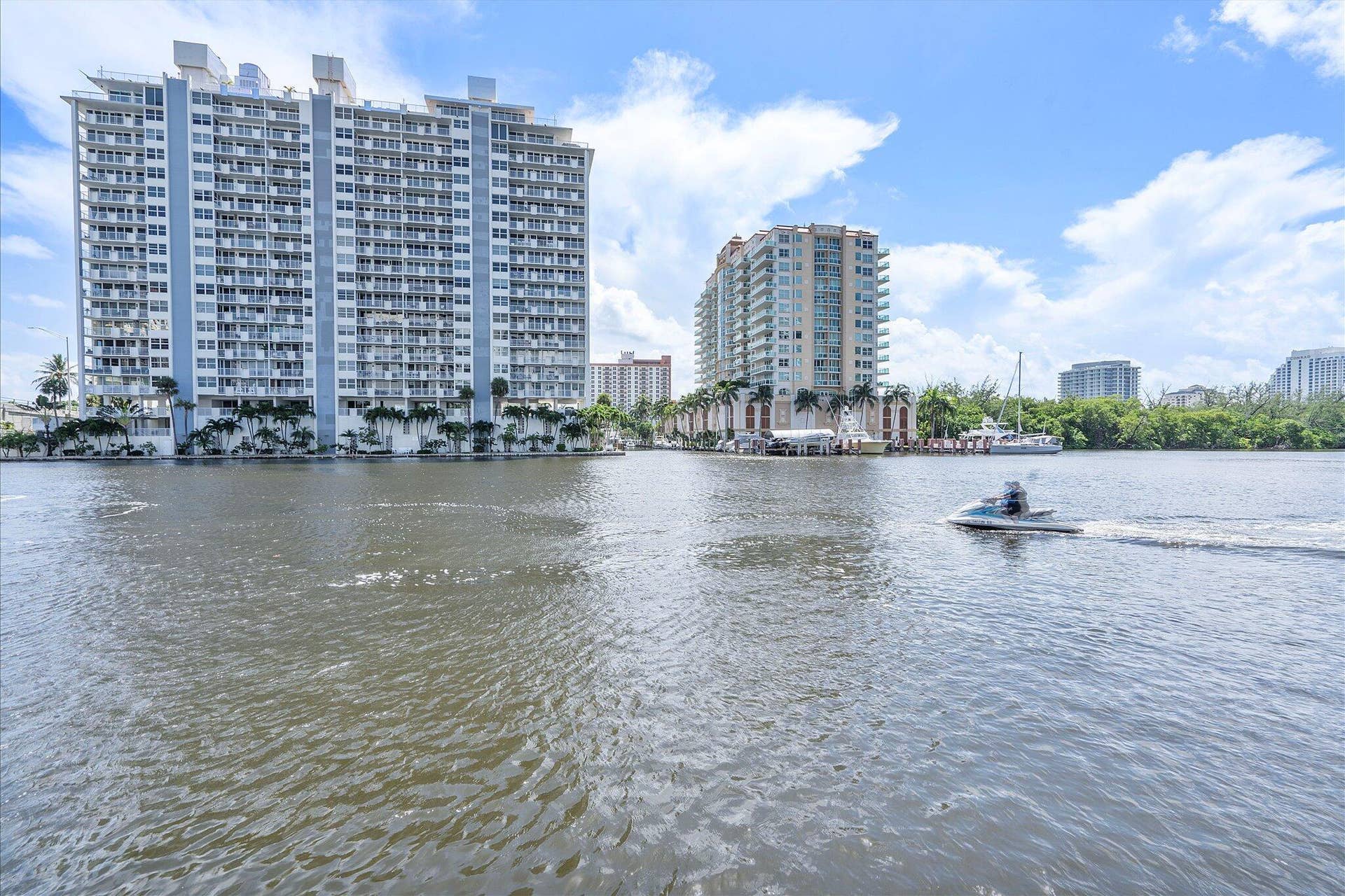 2670 E Sunrise Boulevard, #409, Fort Lauderdale, FL 33304 42-2670 E Sunrise Blvd #409_042