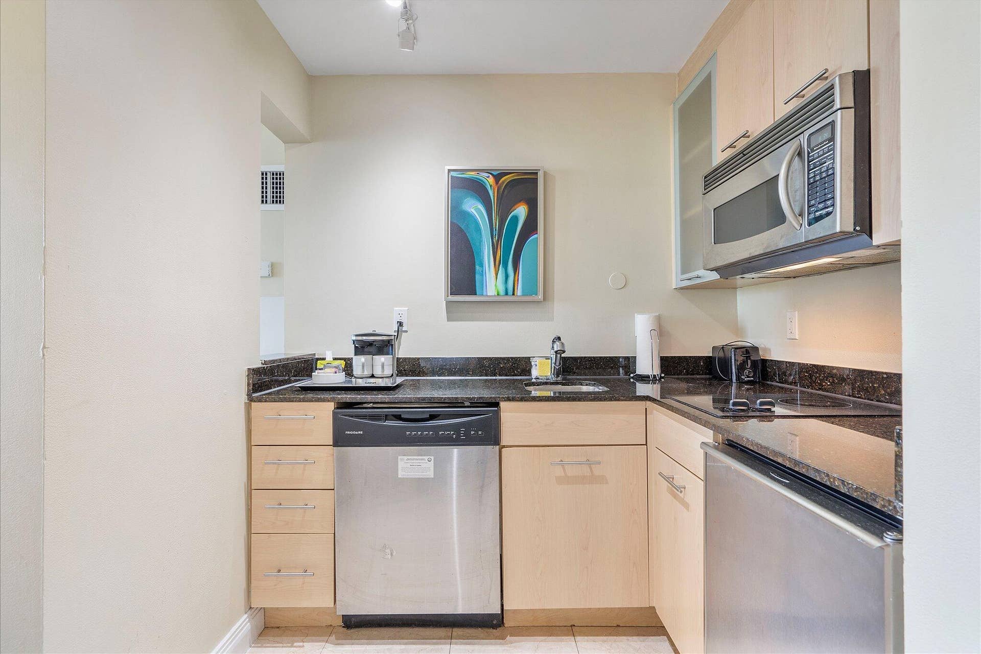 2670 E Sunrise Boulevard, #409, Fort Lauderdale, FL 33304 11-2670 E Sunrise Blvd #409_011