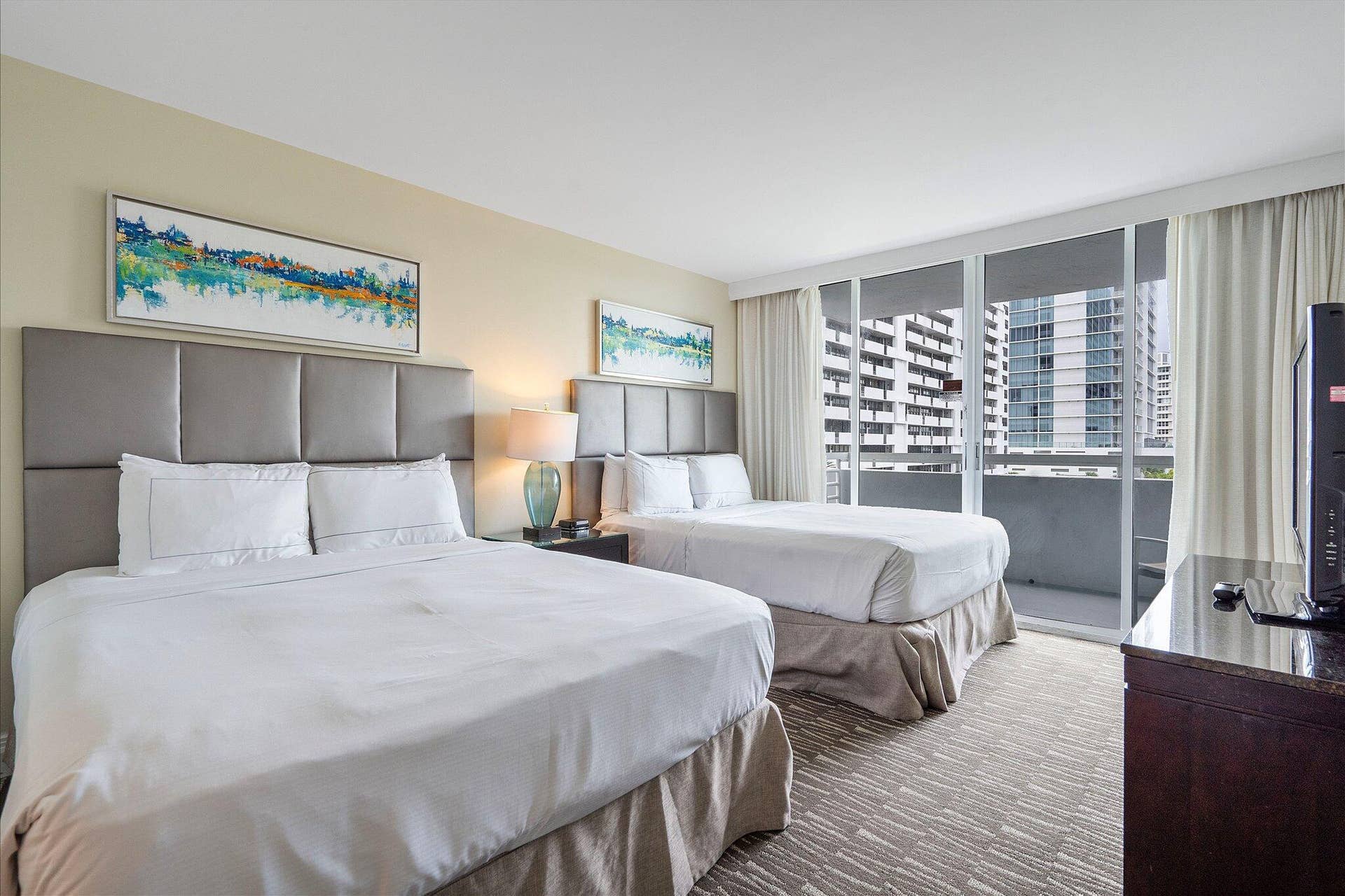 2670 E Sunrise Boulevard, #409, Fort Lauderdale, FL 33304 23-2670 E Sunrise Blvd #409_023