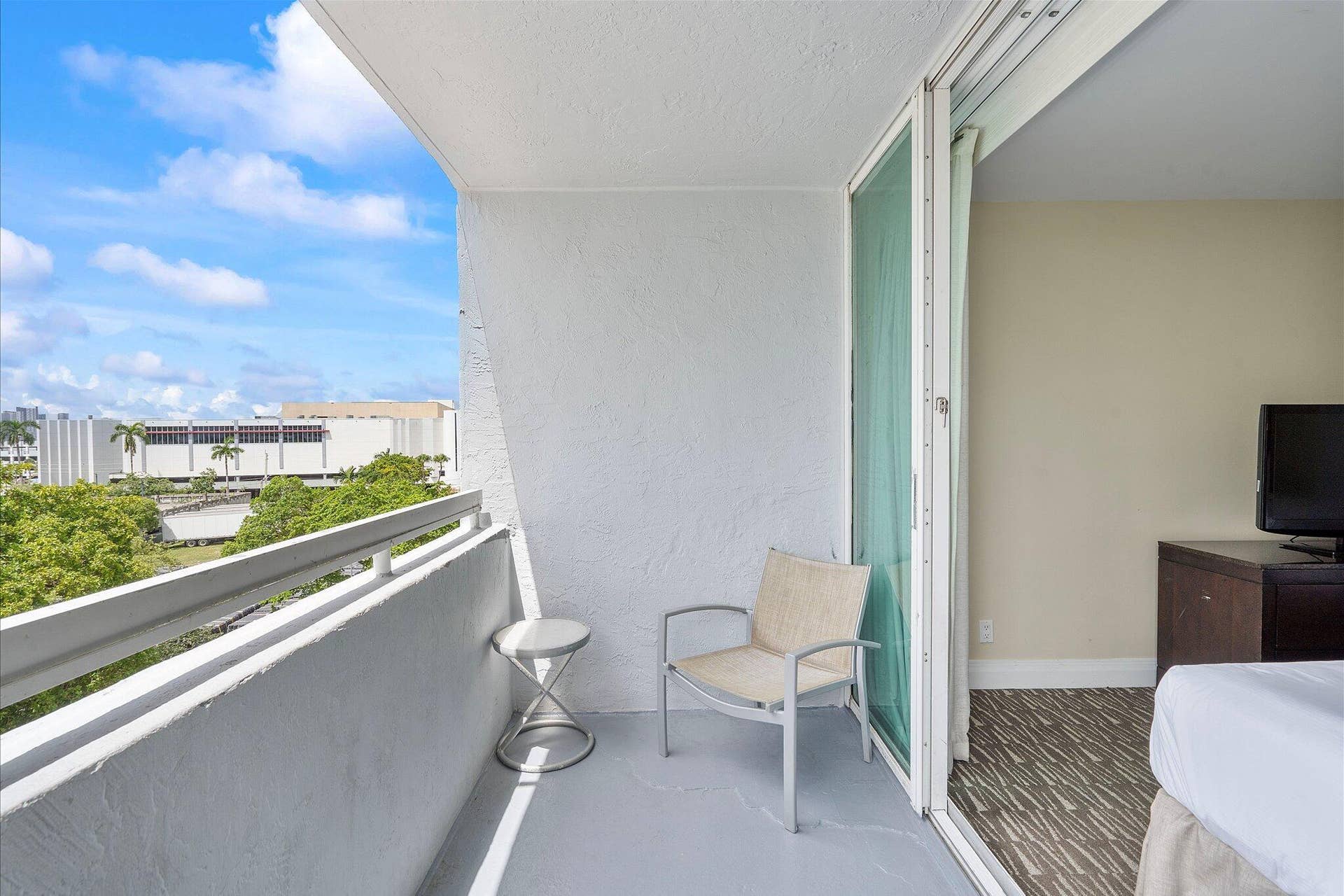 2670 E Sunrise Boulevard, #409, Fort Lauderdale, FL 33304 29-2670 E Sunrise Blvd #409_029