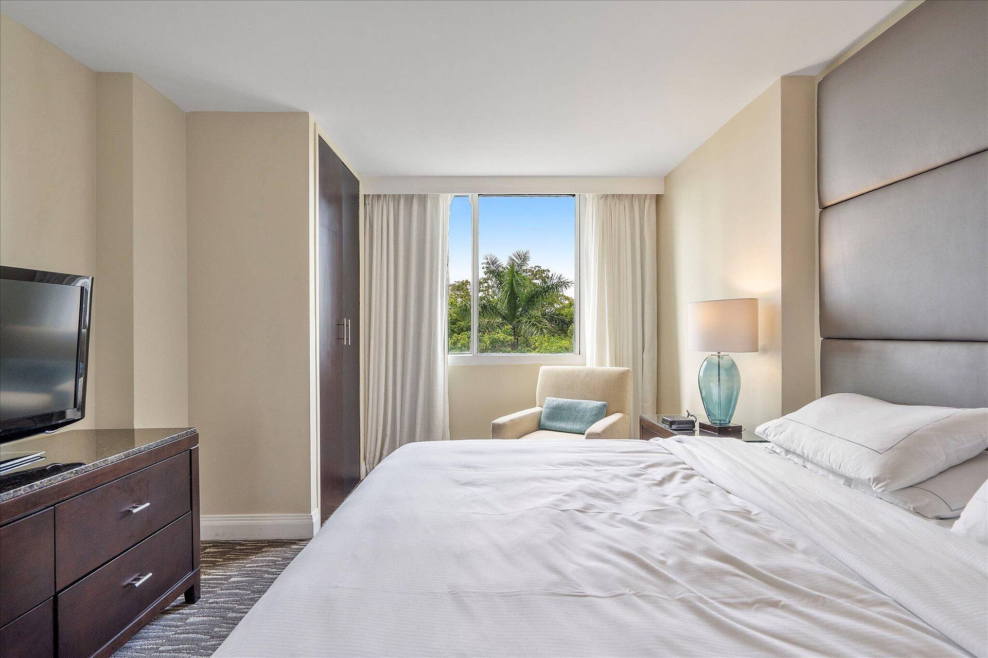 2670 E Sunrise Boulevard, #409, Fort Lauderdale, FL 33304 15-2670 E Sunrise Blvd #409_015