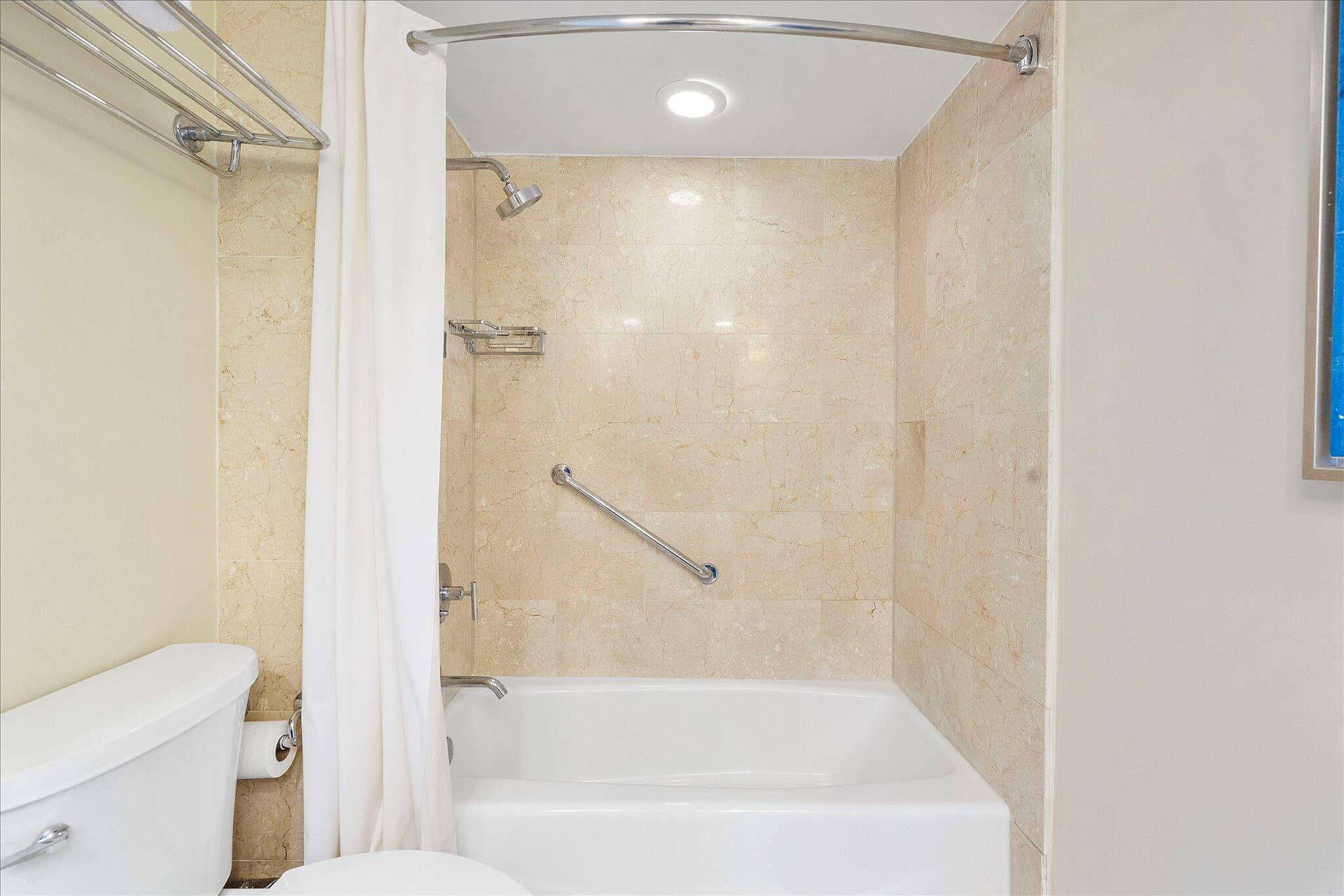 2670 E Sunrise Boulevard, #409, Fort Lauderdale, FL 33304 21-2670 E Sunrise Blvd #409_021