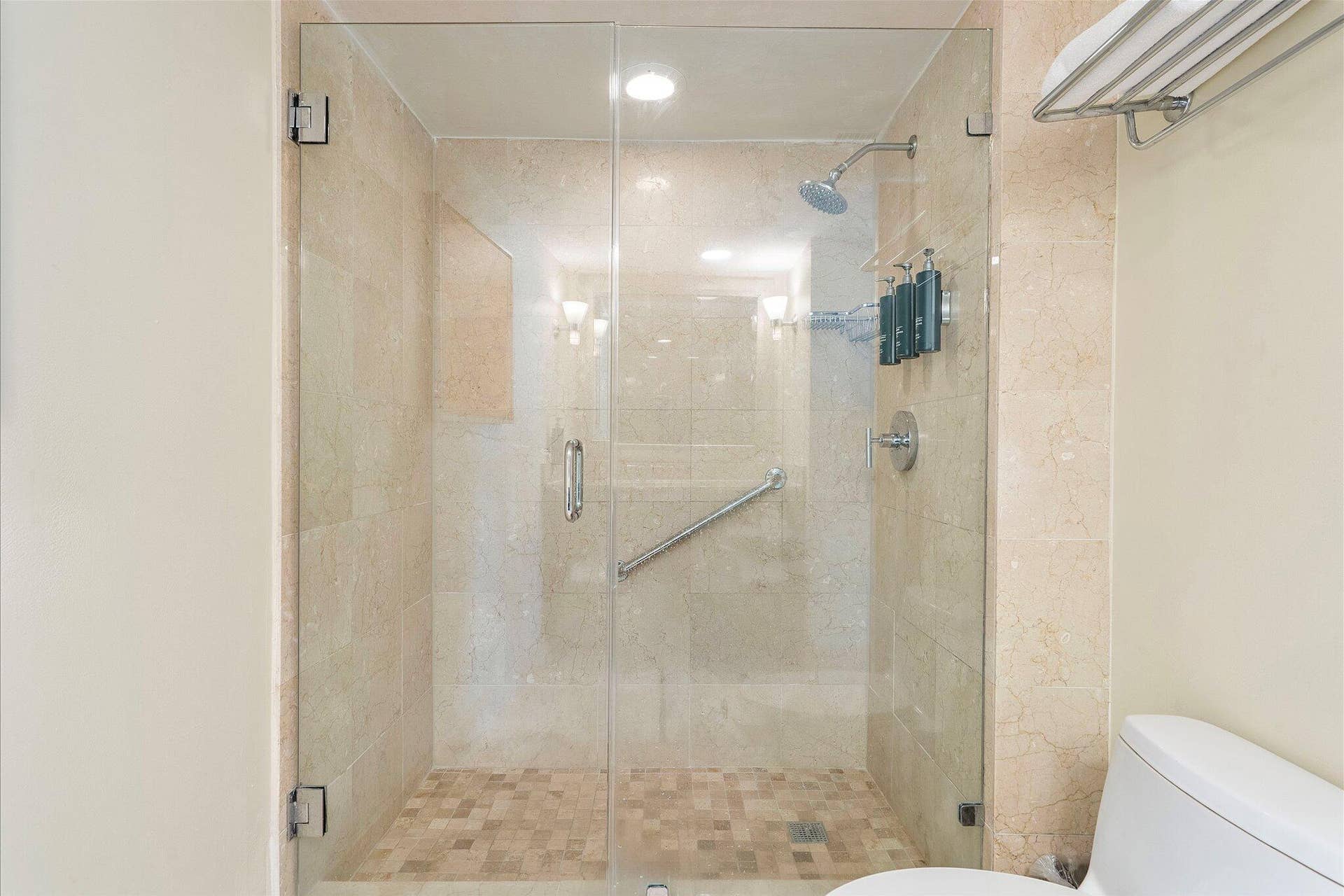 2670 E Sunrise Boulevard, #409, Fort Lauderdale, FL 33304 26-2670 E Sunrise Blvd #409_026