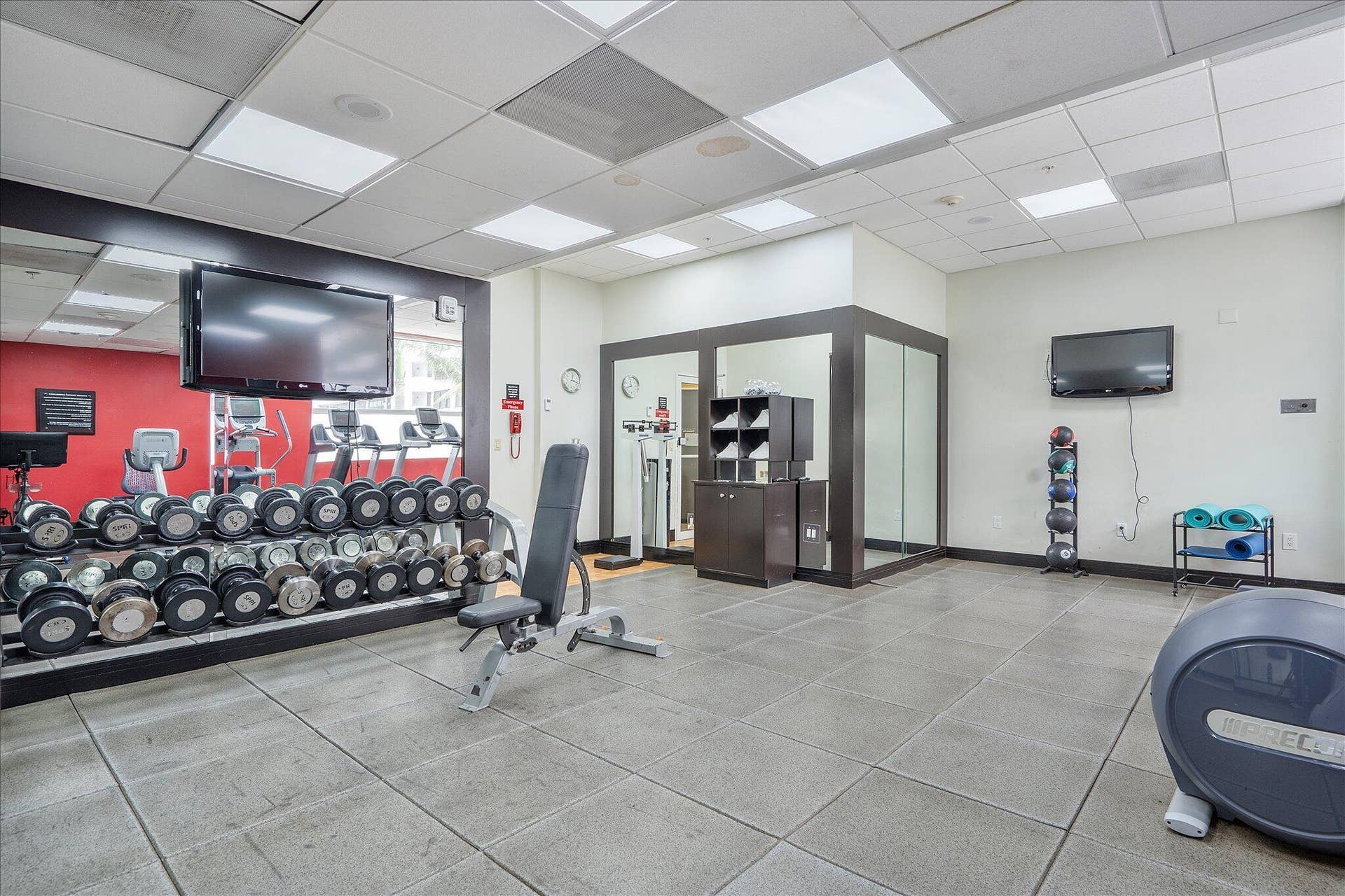 2670 E Sunrise Boulevard, #409, Fort Lauderdale, FL 33304 47-2670 E Sunrise Blvd #409_047