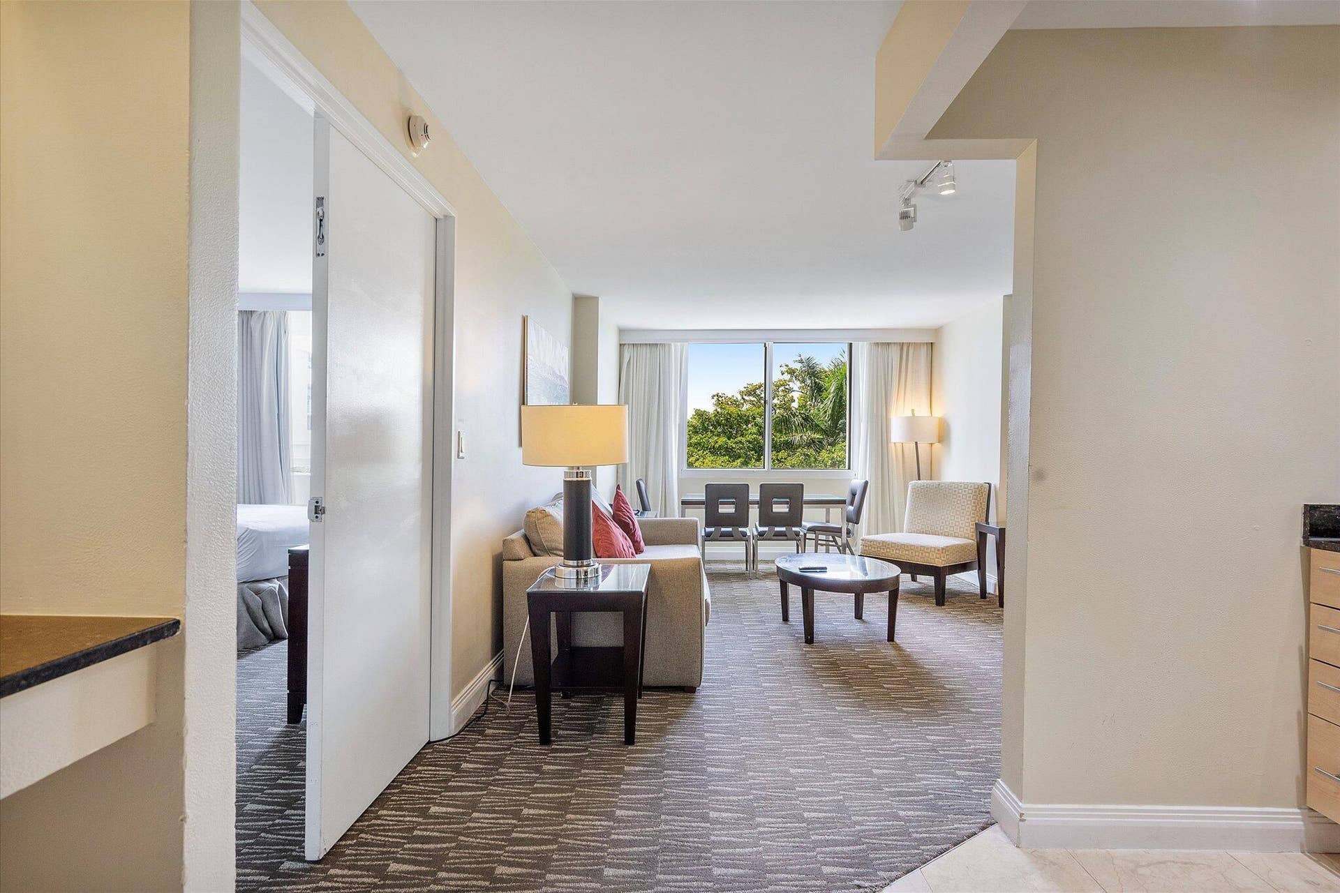 2670 E Sunrise Boulevard, #409, Fort Lauderdale, FL 33304 01-2670 E Sunrise Blvd #409_001