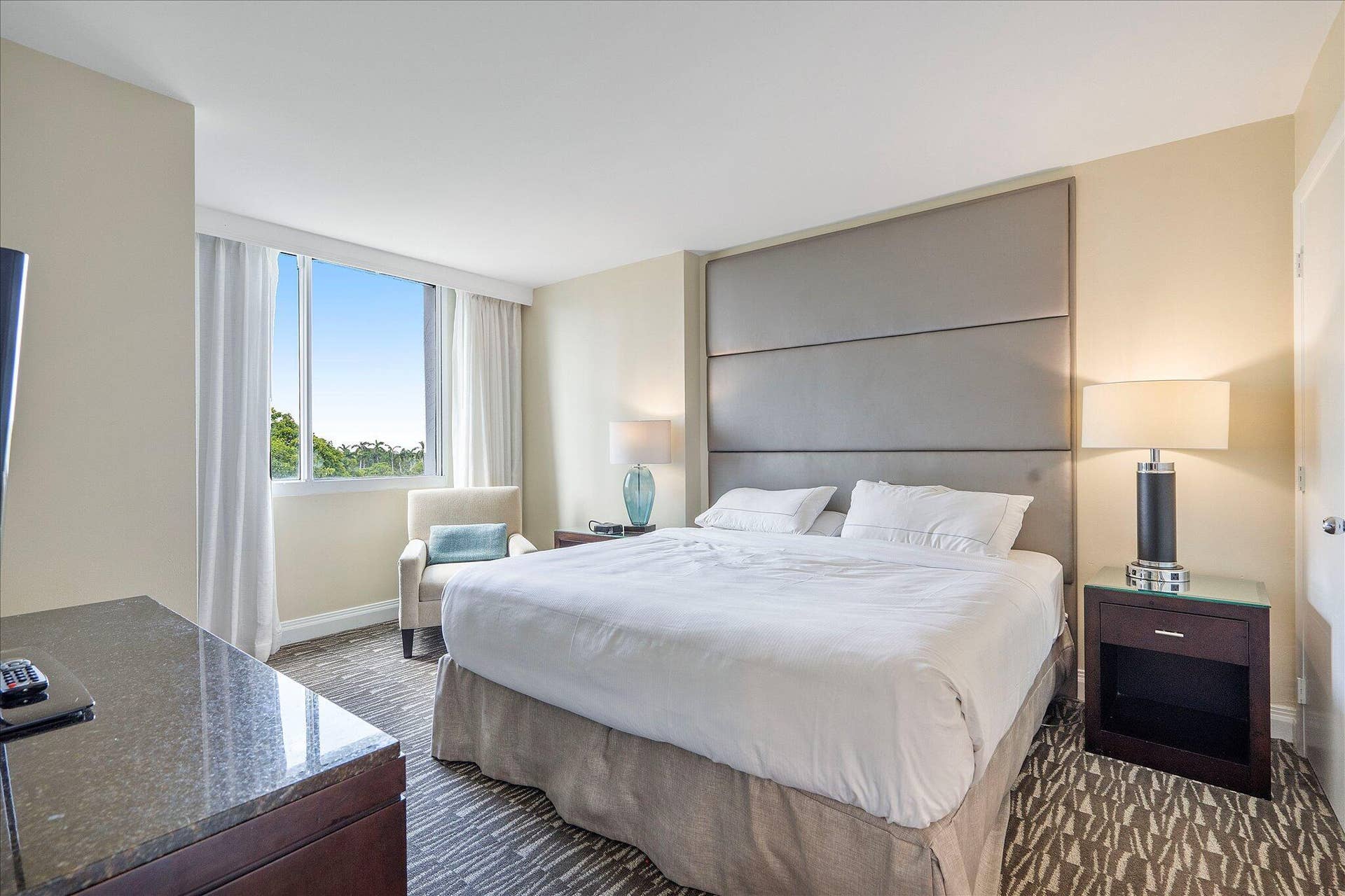 2670 E Sunrise Boulevard, #409, Fort Lauderdale, FL 33304 13-2670 E Sunrise Blvd #409_013