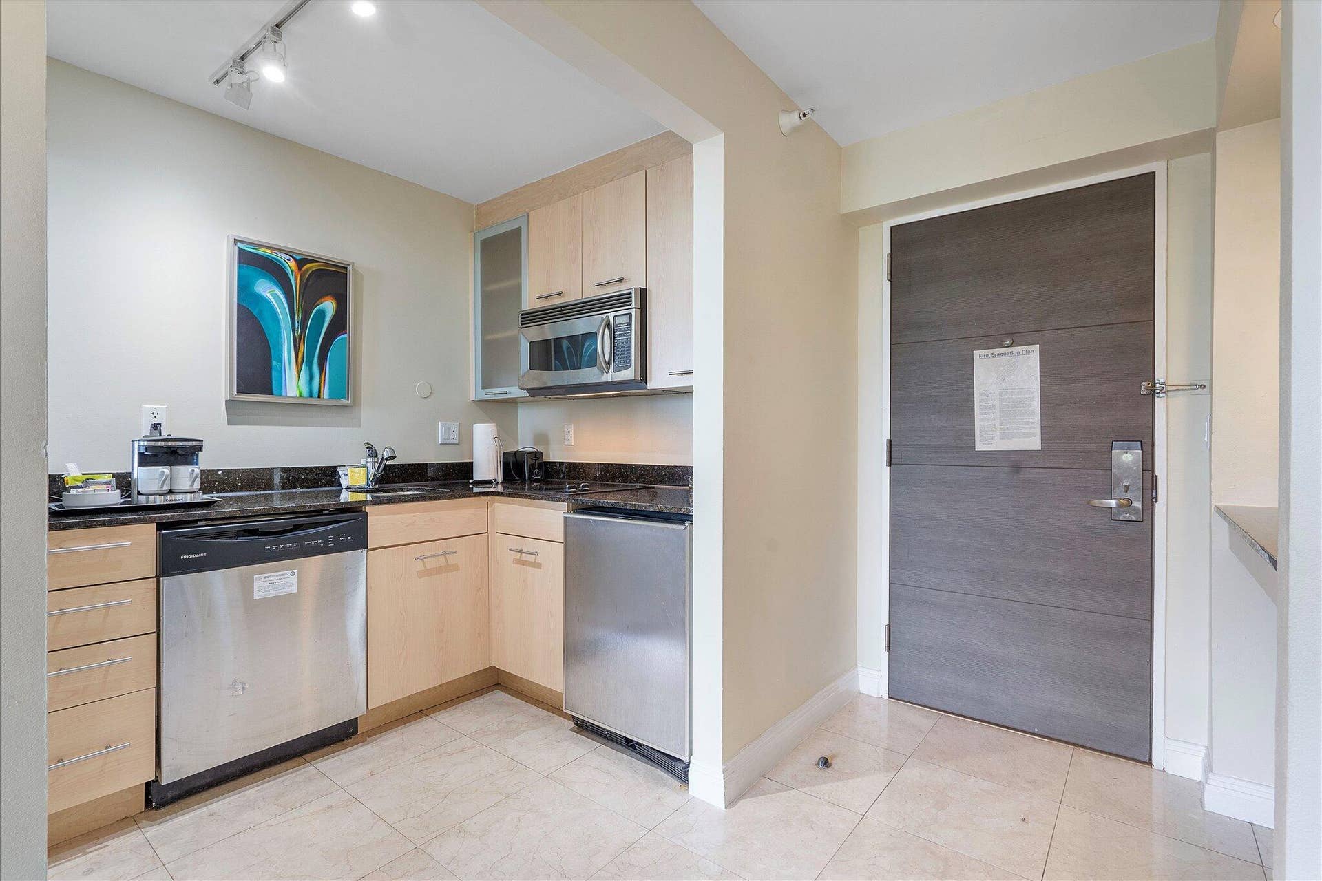 2670 E Sunrise Boulevard, #409, Fort Lauderdale, FL 33304 10-2670 E Sunrise Blvd #409_010