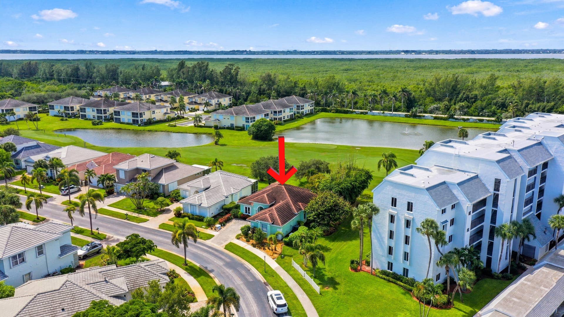 91 Southpointe Drive, Fort Pierce, FL 34949 Beautiful views of the 4th hole views and ponds.