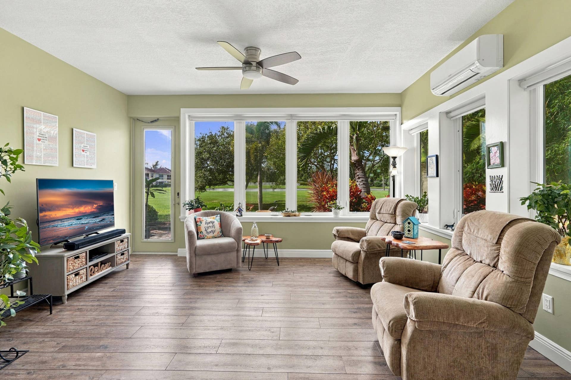 91 Southpointe Drive, Fort Pierce, FL 34949 Enjoy your enclosed sunroom year-round. Windows are screened to let in fresh air if desired.