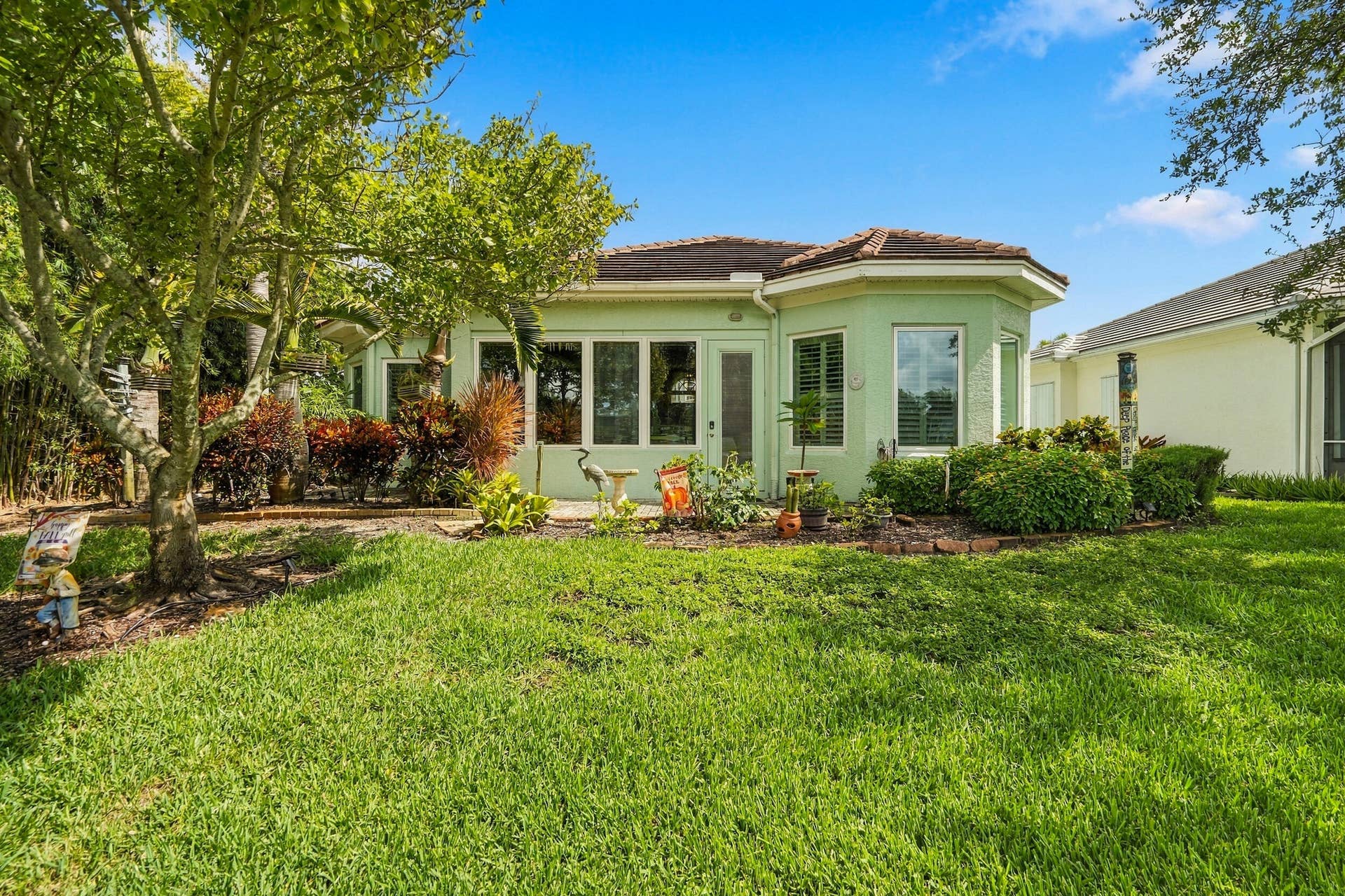 91 Southpointe Drive, Fort Pierce, FL 34949 Backyard has a patio