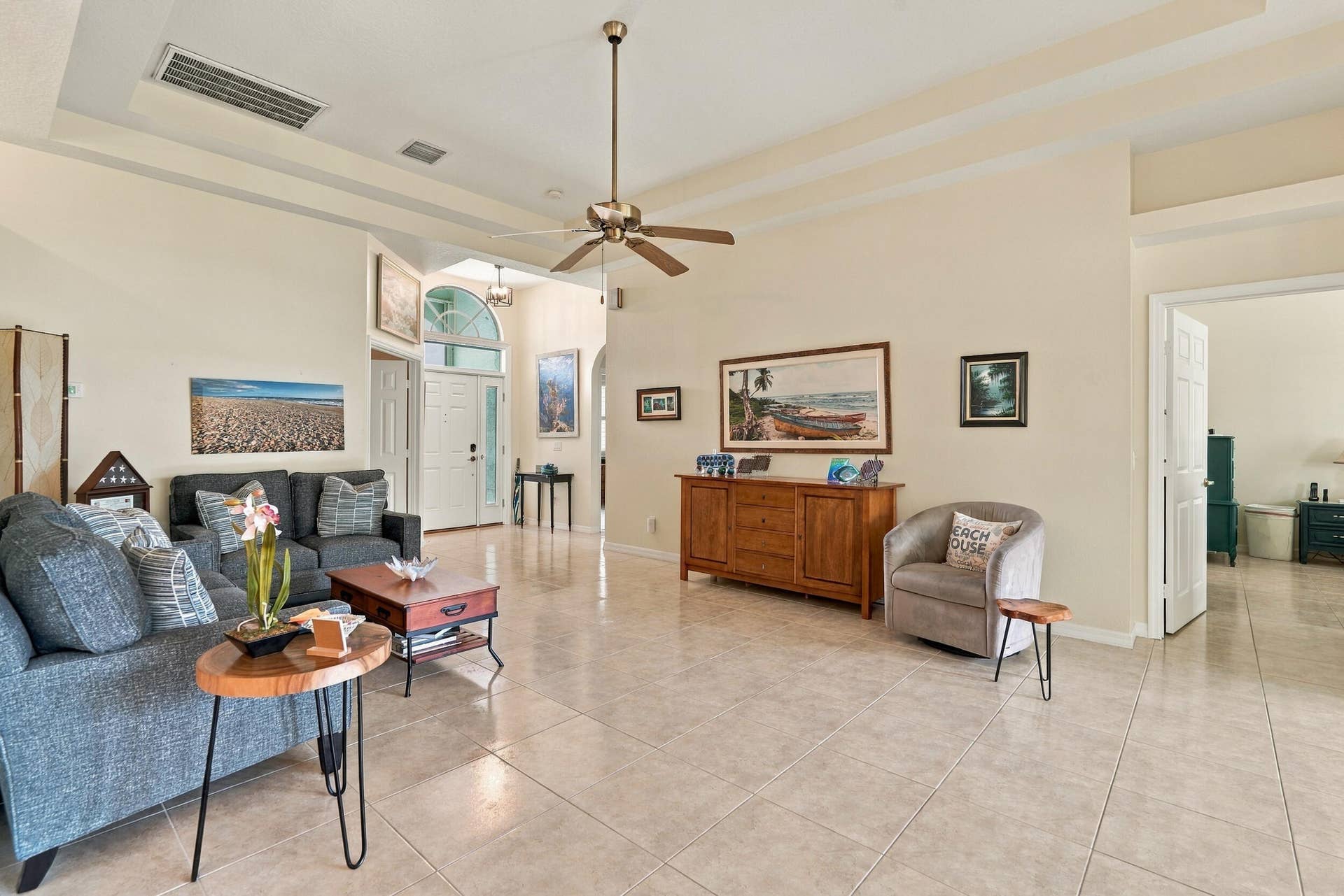 91 Southpointe Drive, Fort Pierce, FL 34949 Living Room