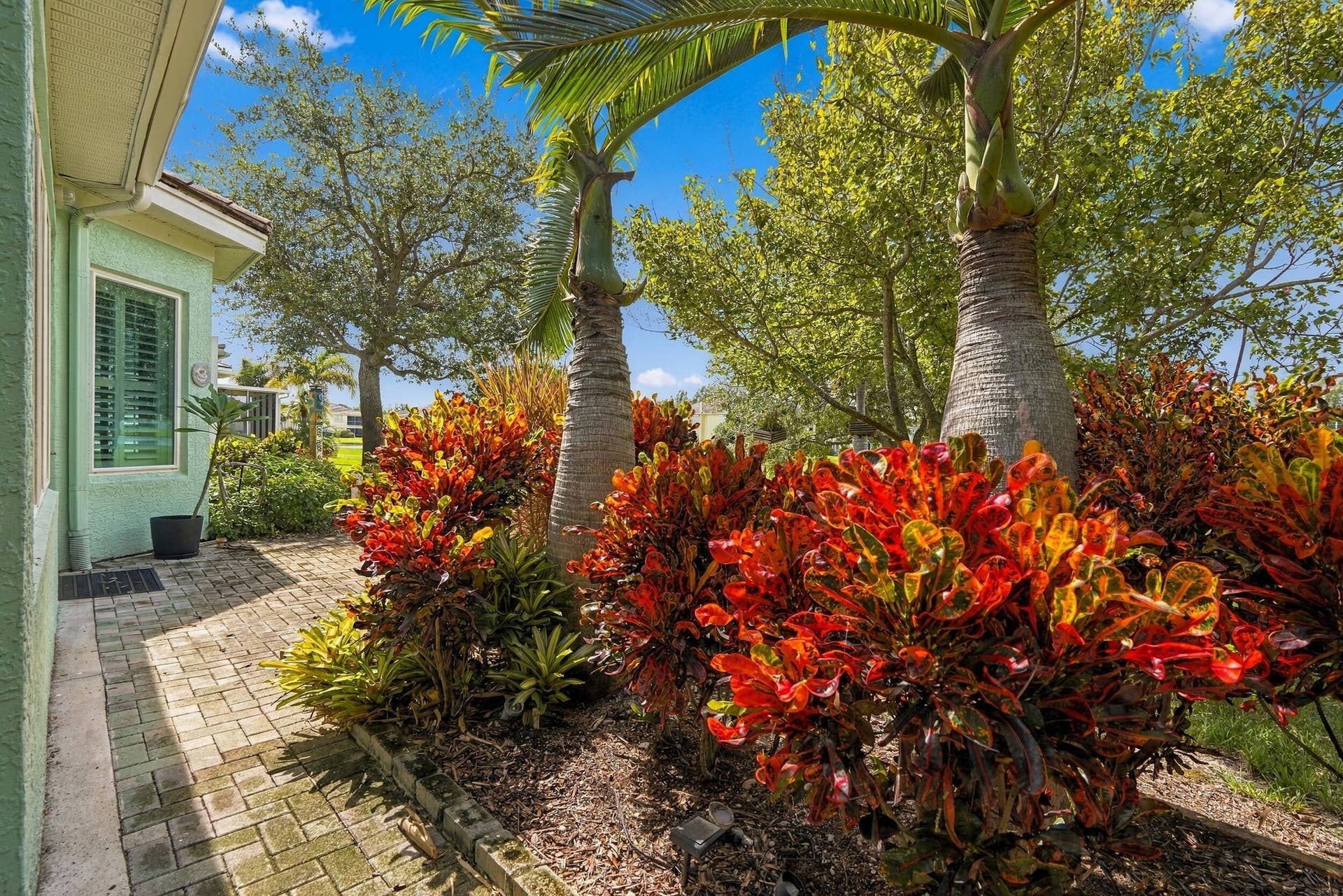 91 Southpointe Drive, Fort Pierce, FL 34949 Patio-Vegetation