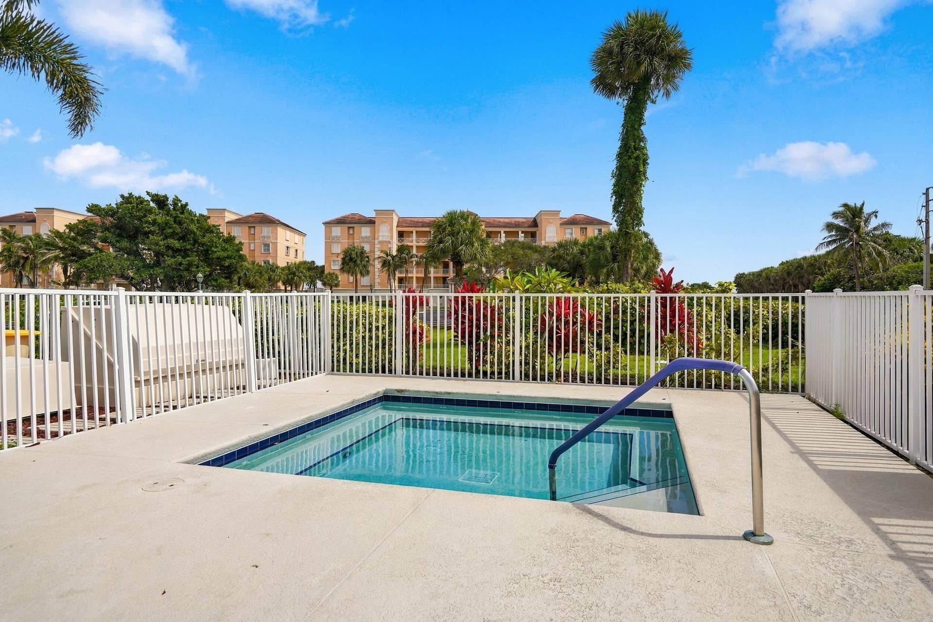 91 Southpointe Drive, Fort Pierce, FL 34949 Aruba Hot Tub