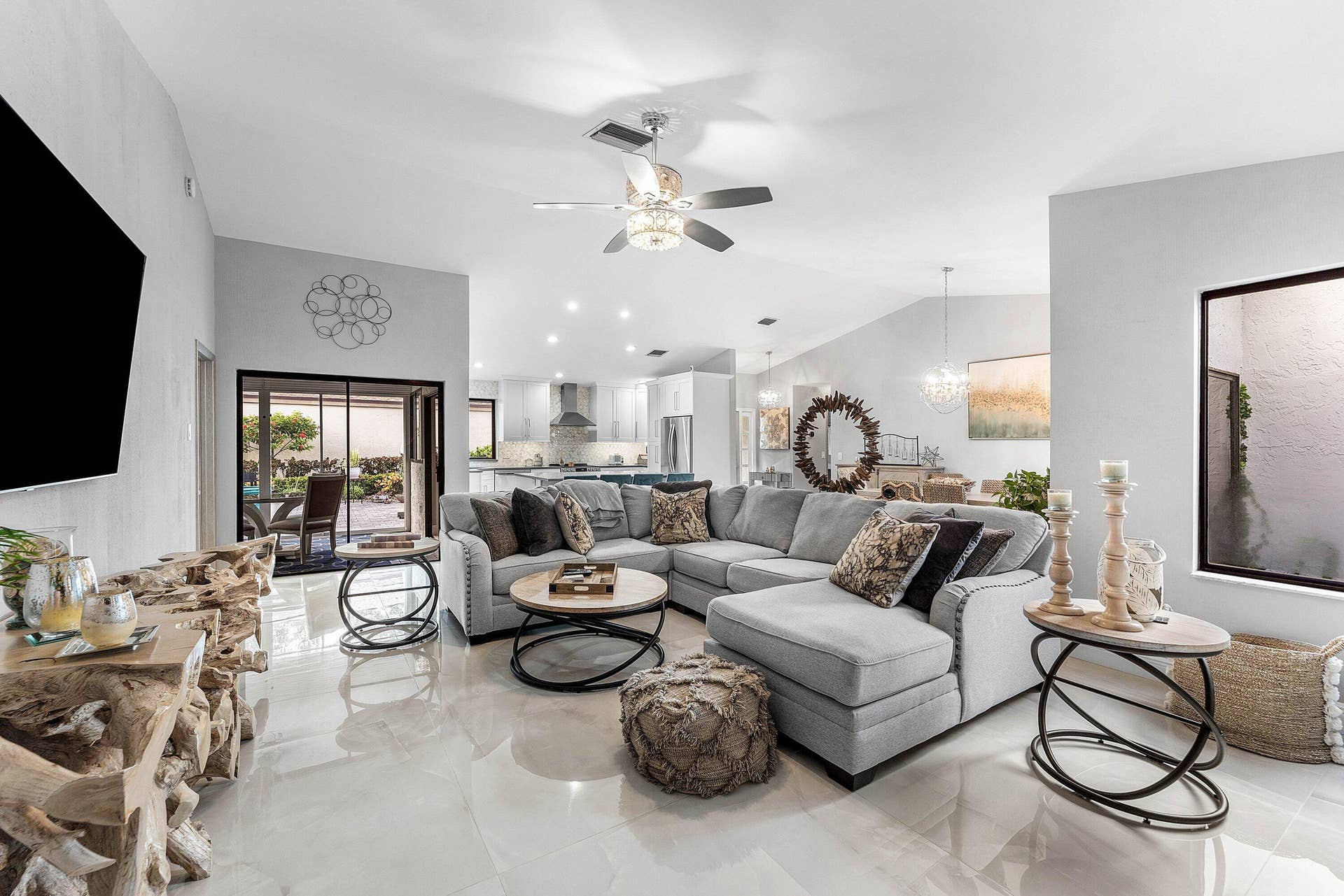 1417 NW 26th Avenue, Delray Beach, FL 33445 Living Room