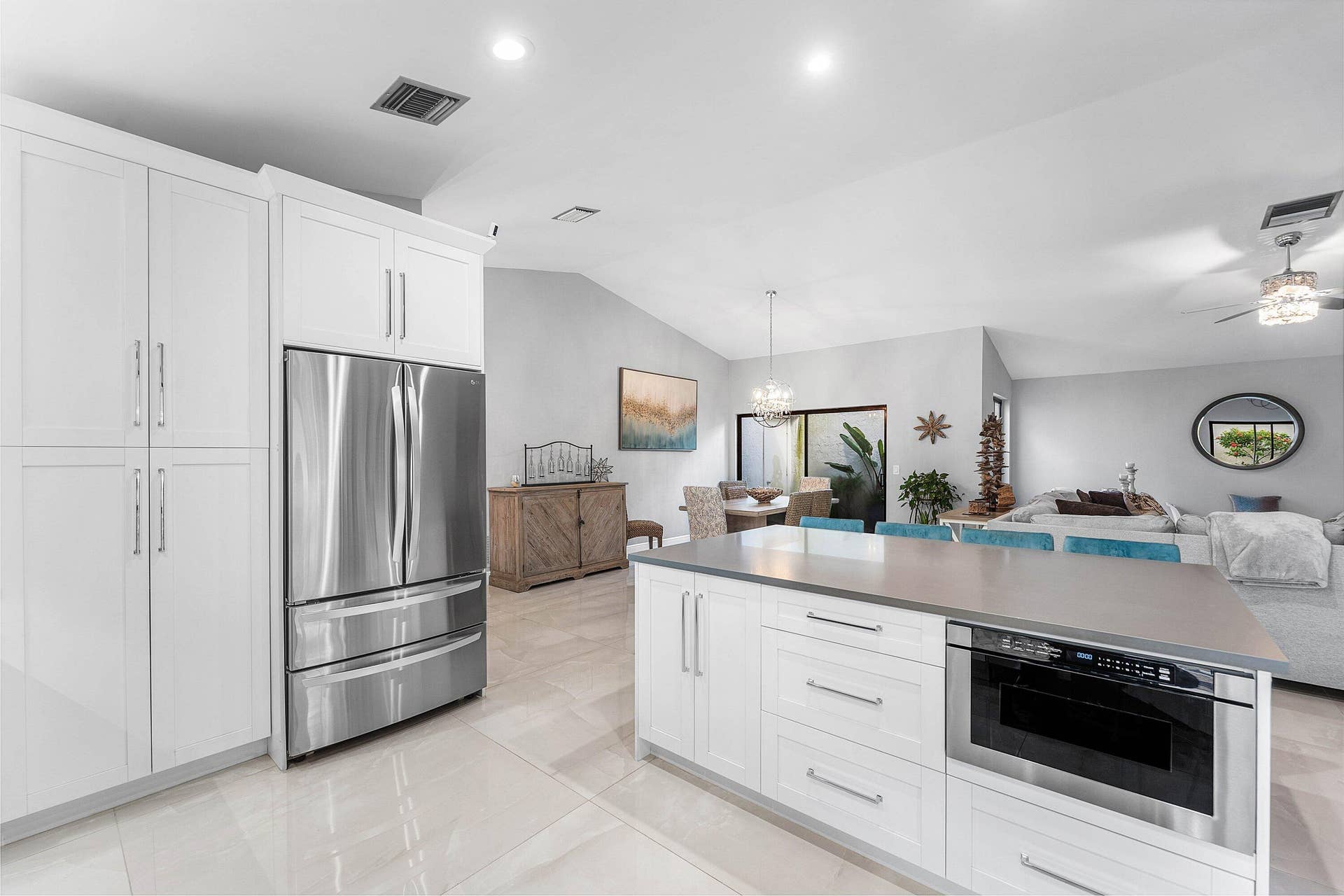 1417 NW 26th Avenue, Delray Beach, FL 33445 Kitchen