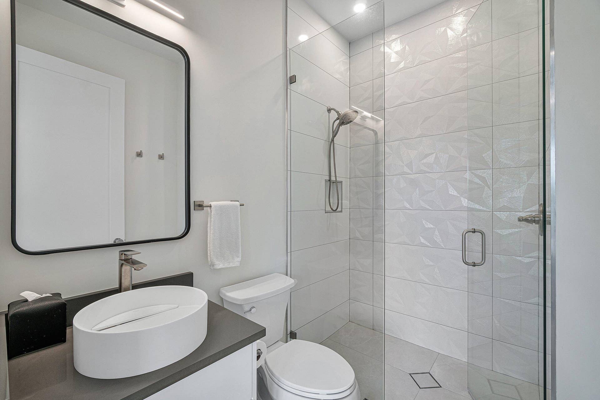 5161 Suffolk Drive, Boca Raton, FL 33496 2nd Bathroom