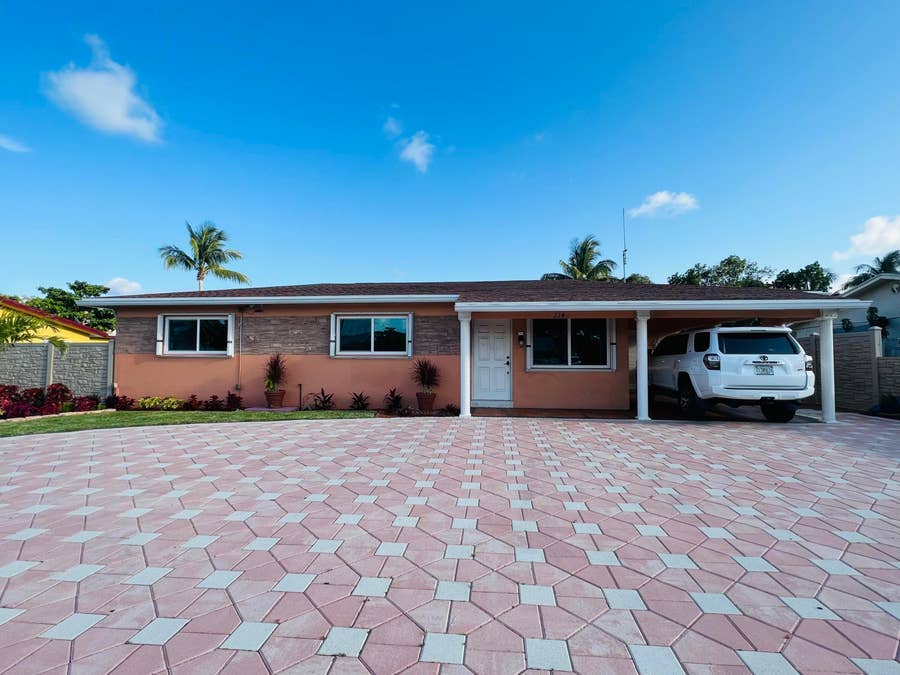 Property photo for 214 SW 3rd Avenue, Boynton Beach, FL