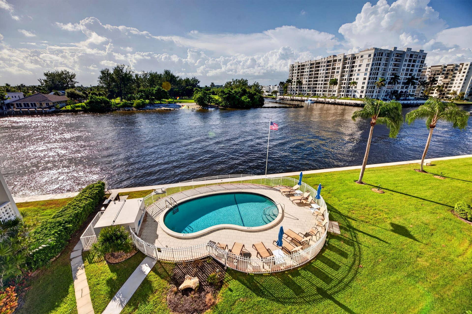 48-web-or-mls-Balcony View 1