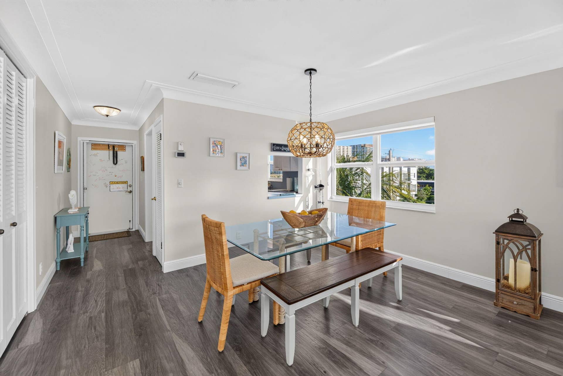 25-web-or-mls-Dining 5