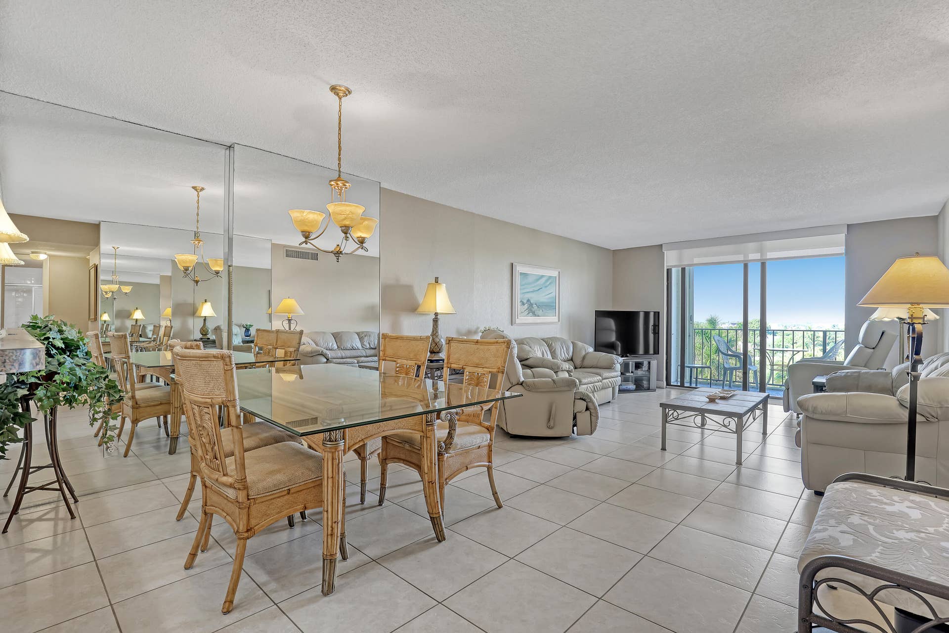 145 S Ocean Avenue, #601, Palm Beach Shores, FL 33404 Dining Room