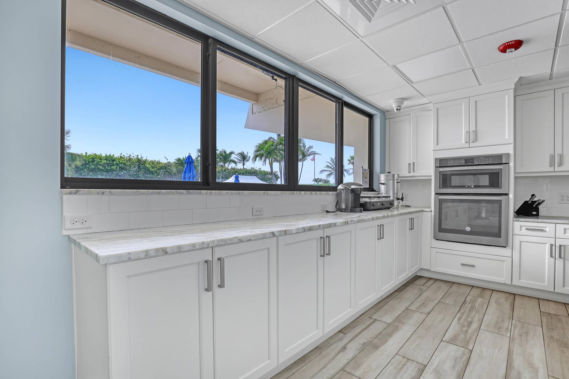 145 S Ocean Avenue, #601, Palm Beach Shores, FL 33404 Kitchen